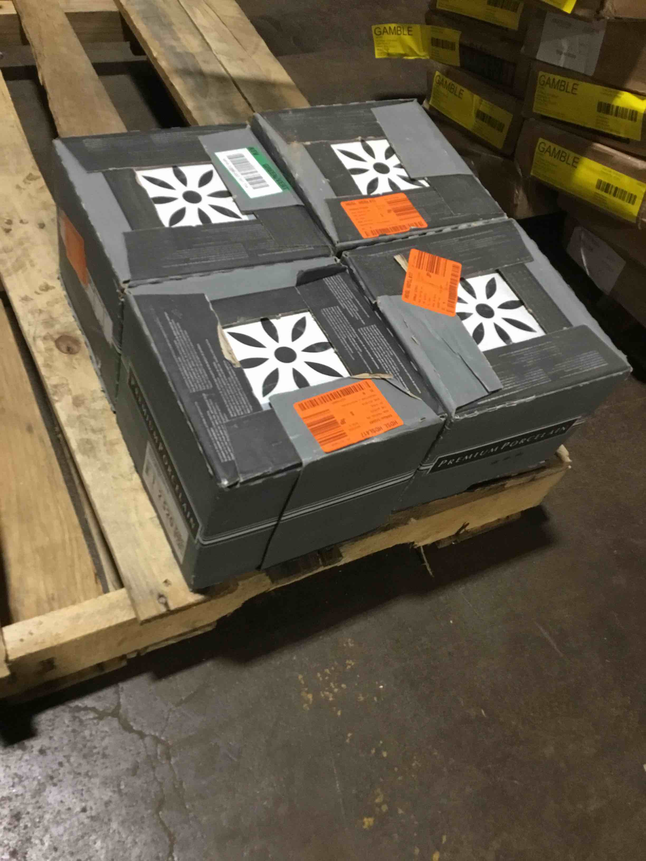 https://s3.amazonaws.com/lotting-images-prod/bidfta/YEL4567218_1691430340046.jpeg
