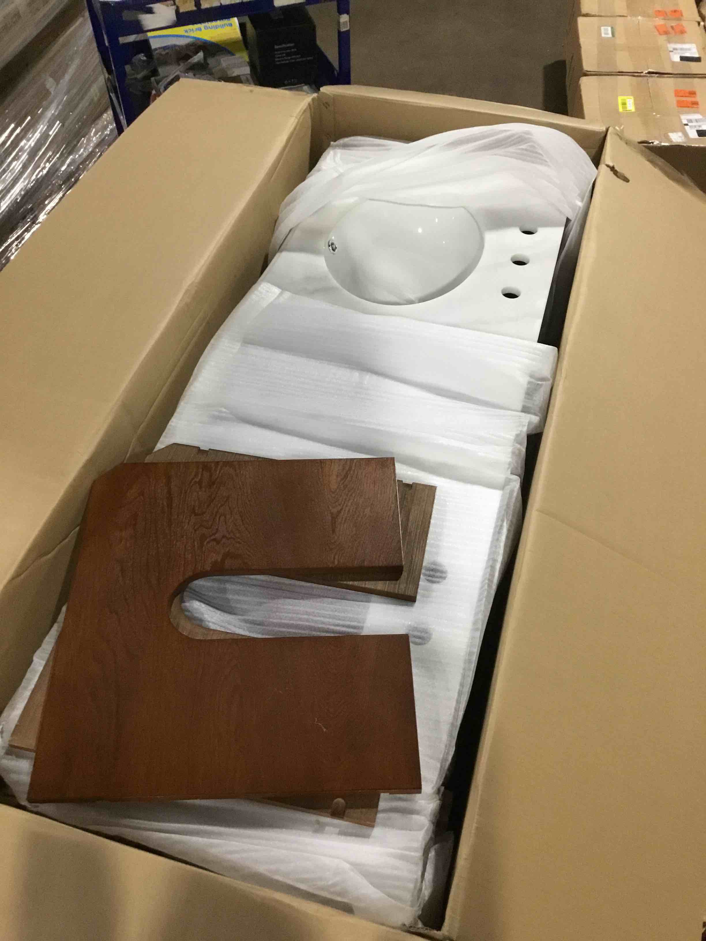 https://s3.amazonaws.com/lotting-images-prod/bidfta/YEL4567223_1691437344284.jpeg