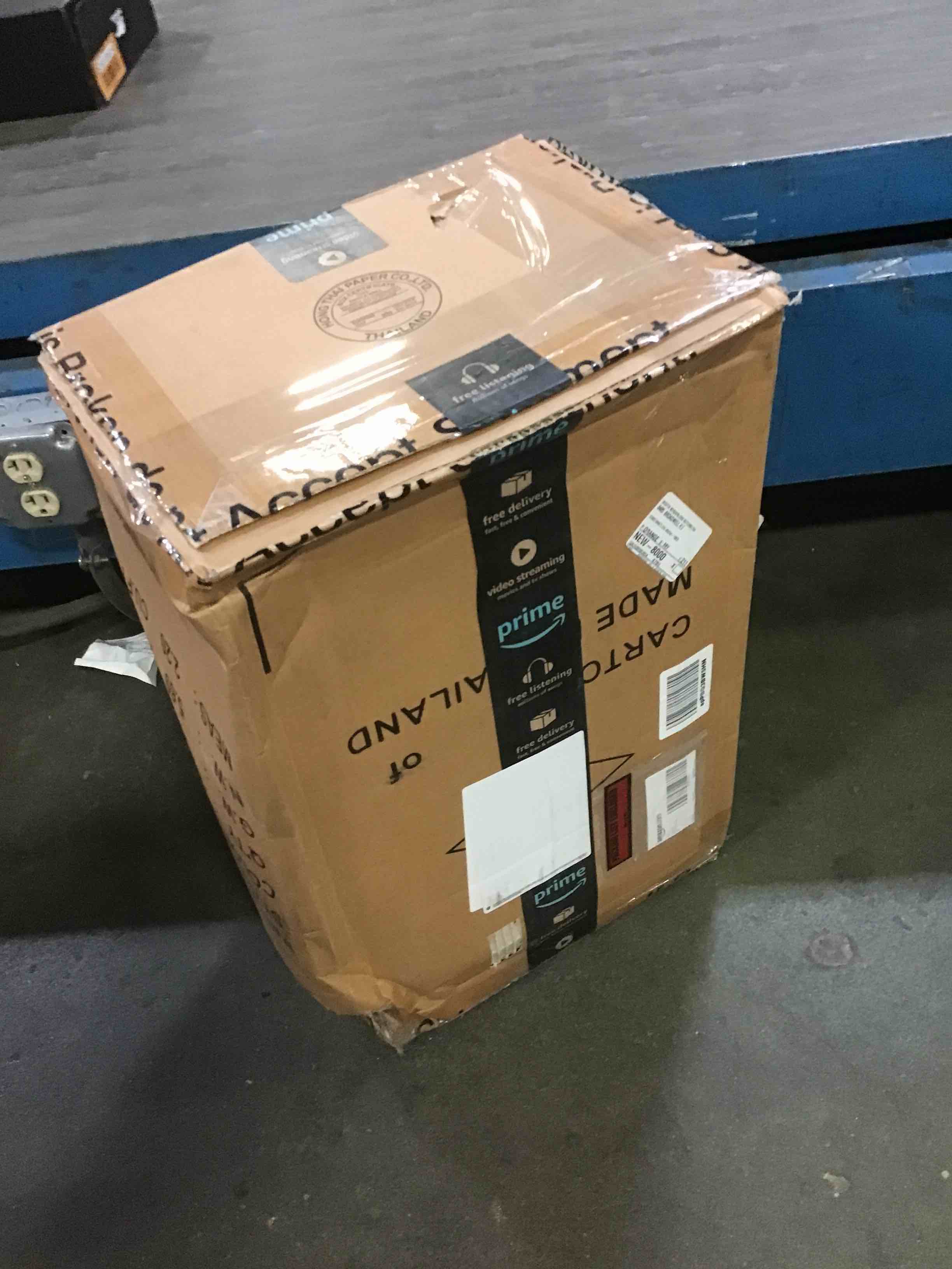 https://s3.amazonaws.com/lotting-images-prod/bidfta/YEL4588303_1679405034006.jpeg
