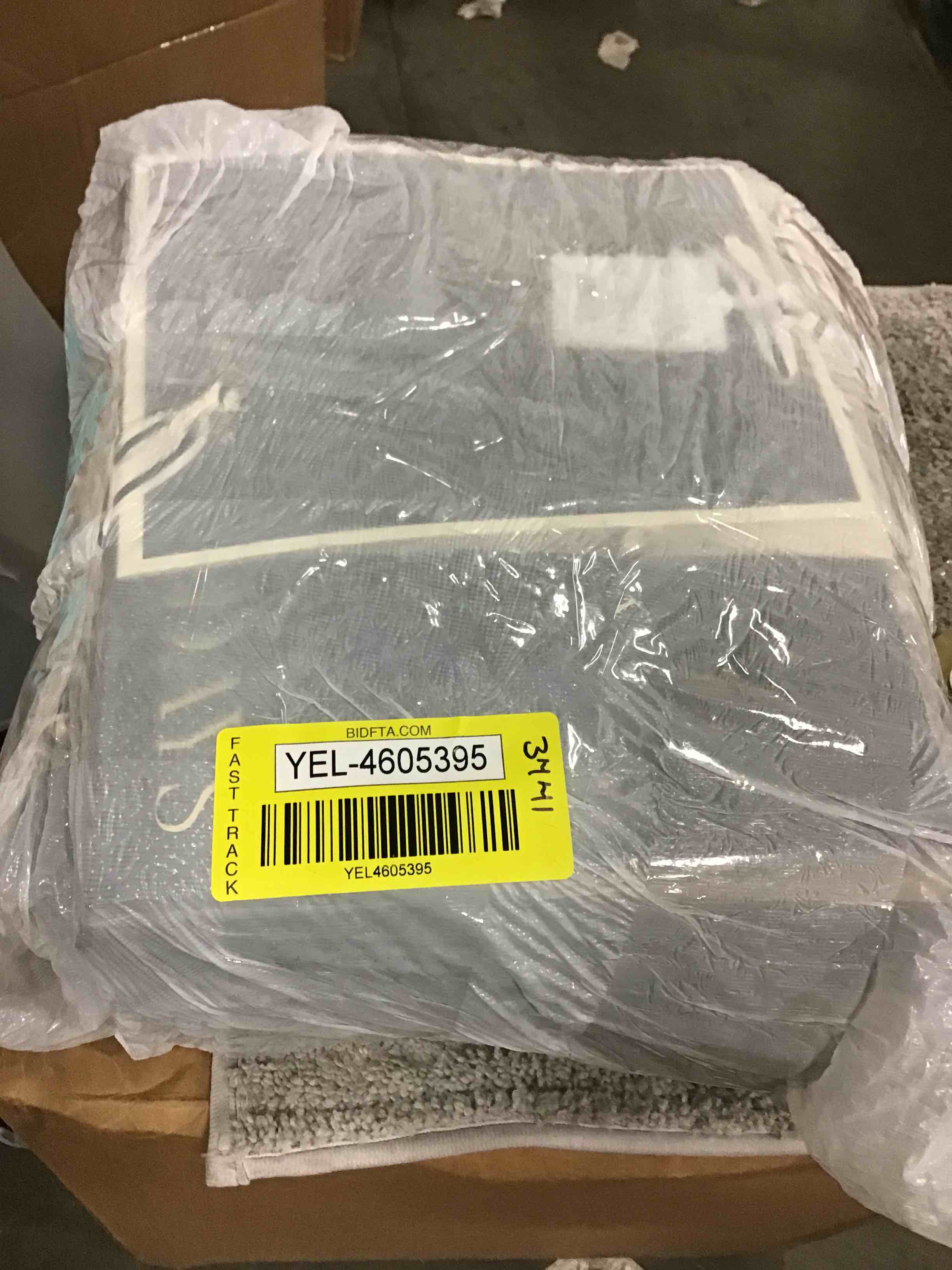 https://s3.amazonaws.com/lotting-images-prod/bidfta/YEL4605395_1688133060492.jpeg
