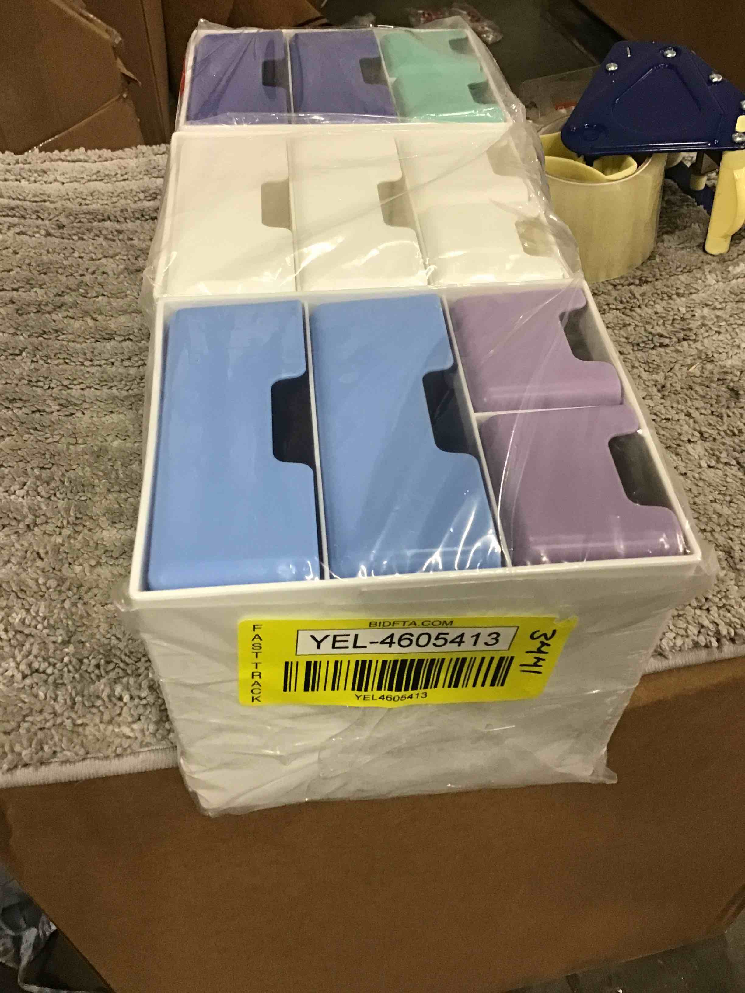 https://s3.amazonaws.com/lotting-images-prod/bidfta/YEL4605413_1688139520562.jpeg
