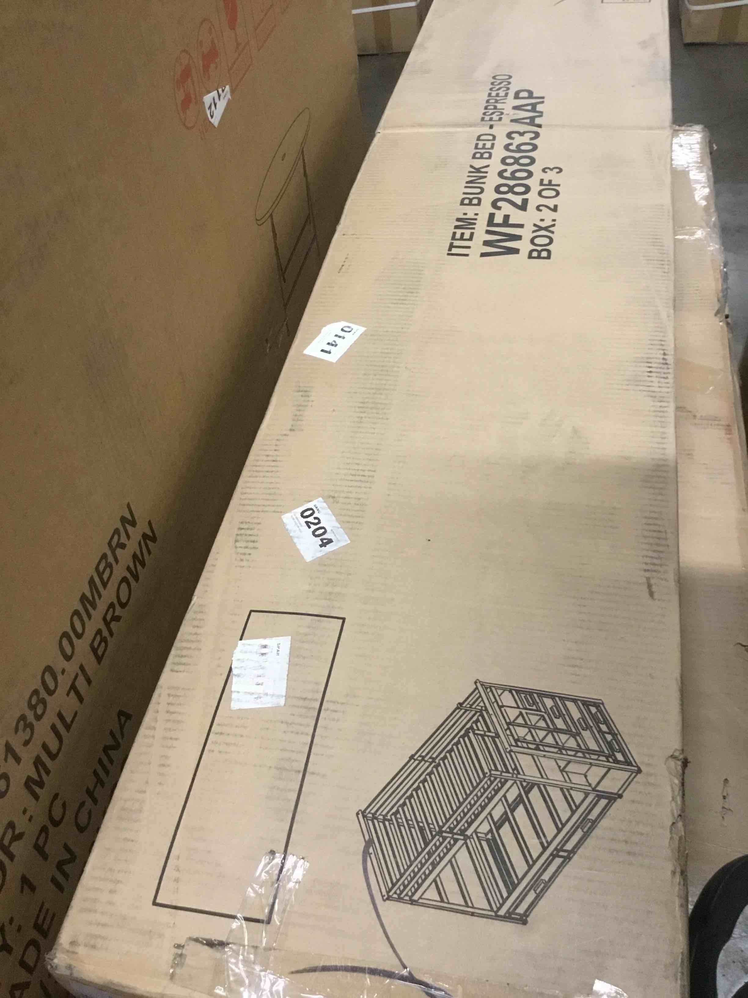 https://s3.amazonaws.com/lotting-images-prod/bidfta/YEL4613738_1686156686028.jpeg
