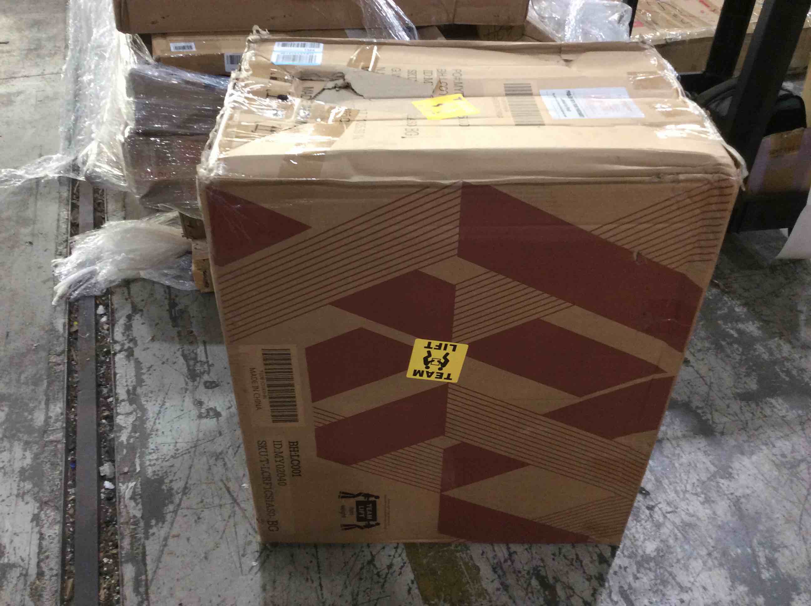 https://s3.amazonaws.com/lotting-images-prod/bidfta/YEL4628961_1687384843314.jpeg