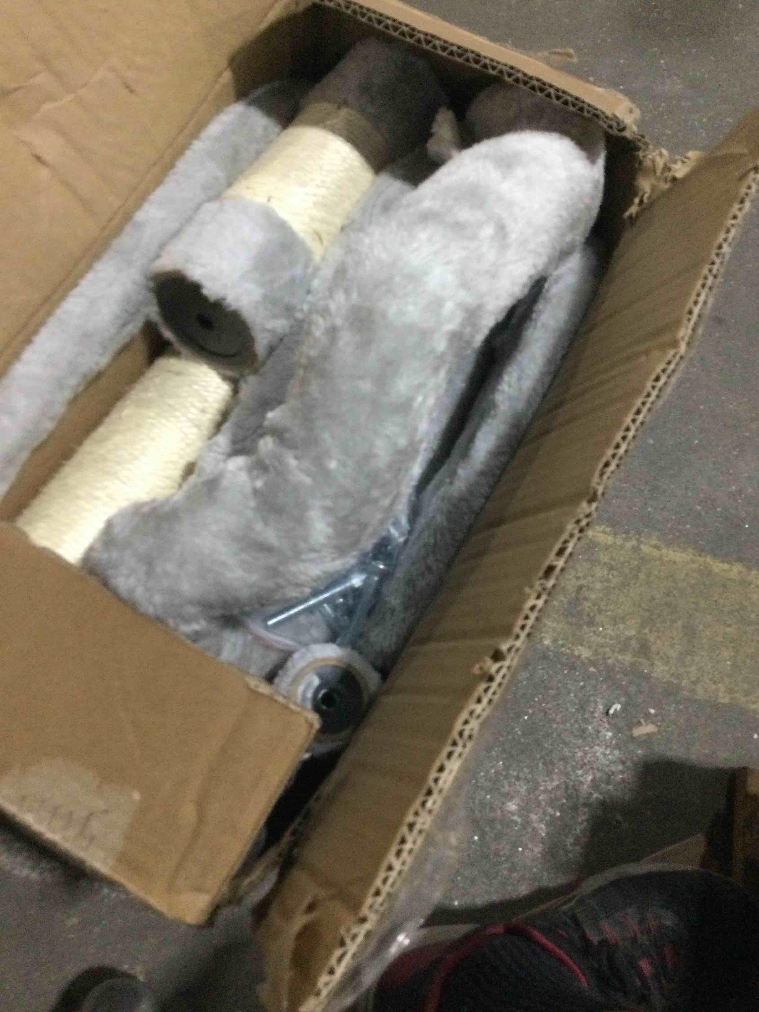 https://s3.amazonaws.com/lotting-images-prod/bidfta/YEL4630091_1686062804104.jpeg
