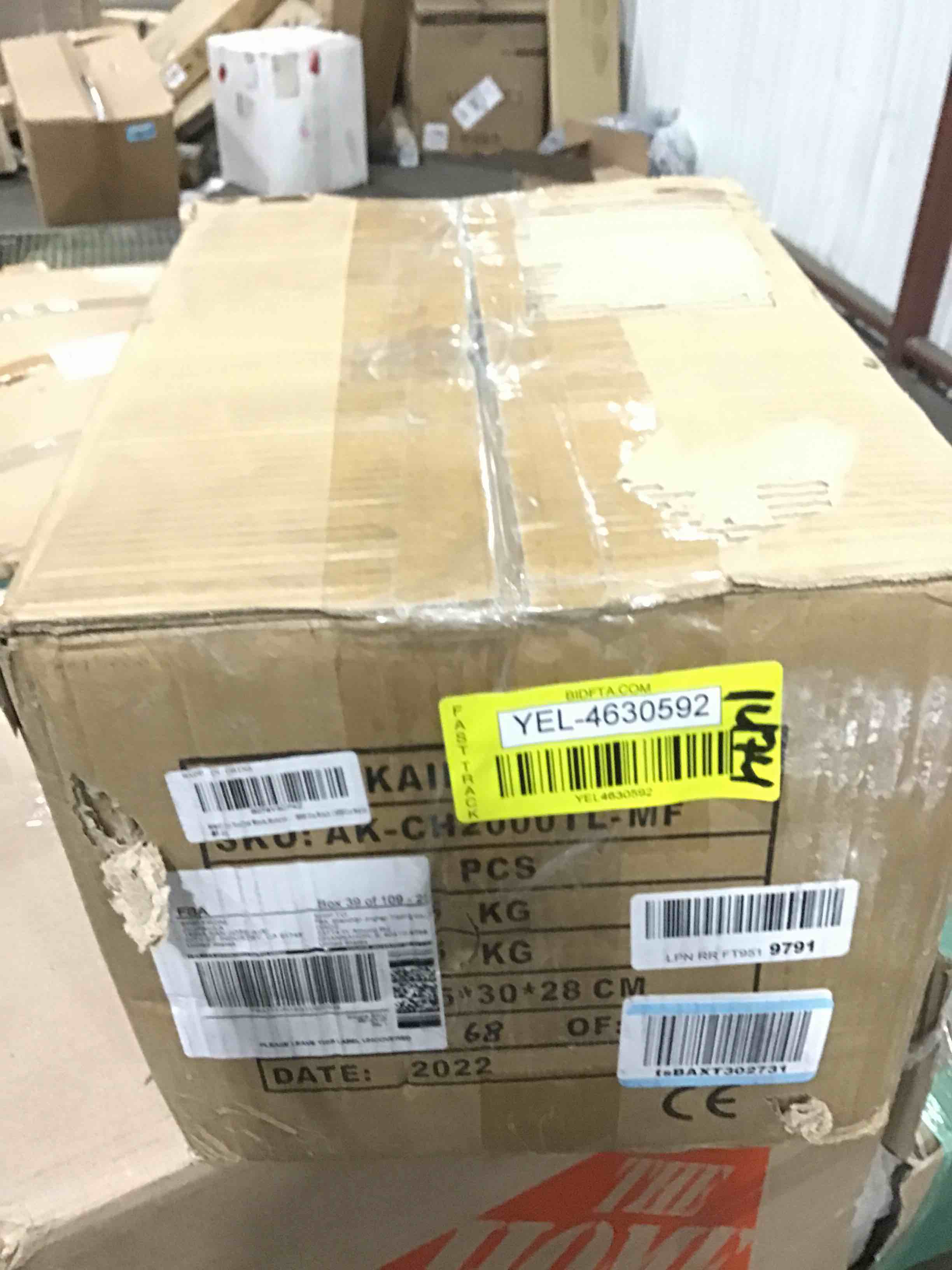 https://s3.amazonaws.com/lotting-images-prod/bidfta/YEL4630592_1686752737009.jpeg