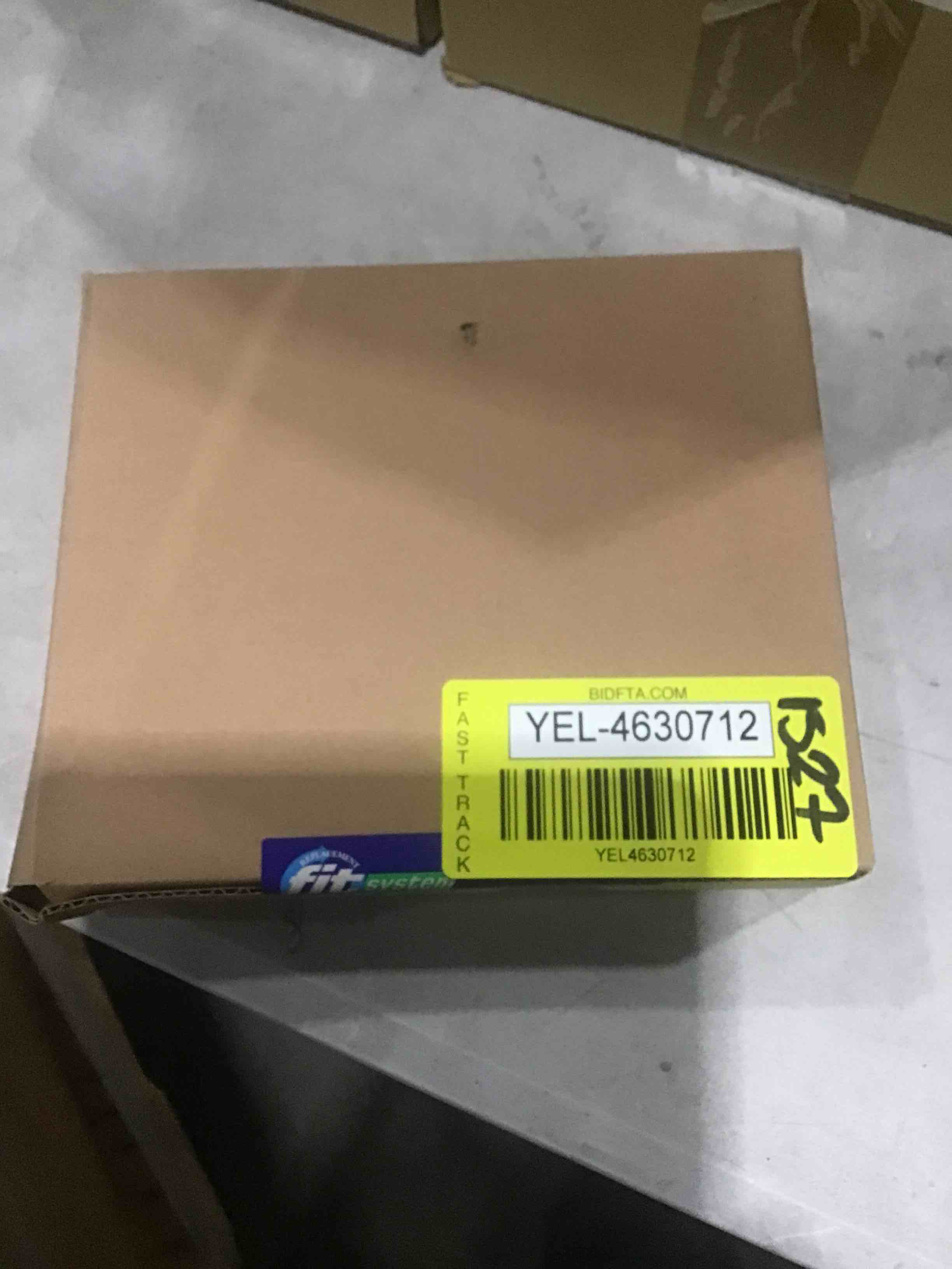 https://s3.amazonaws.com/lotting-images-prod/bidfta/YEL4630712_1687268595581.jpeg
