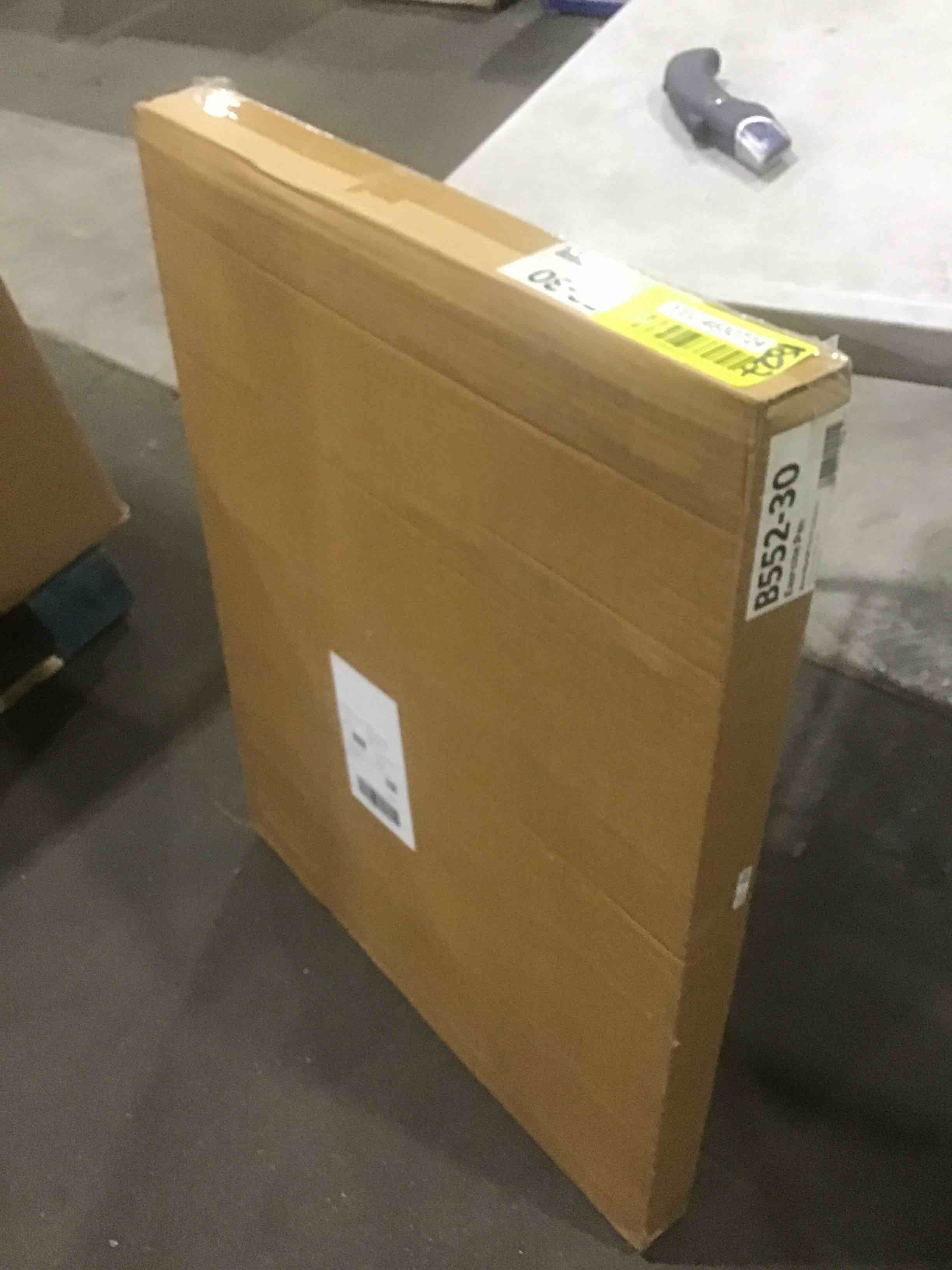 https://s3.amazonaws.com/lotting-images-prod/bidfta/YEL4630724_1687269211576.jpeg