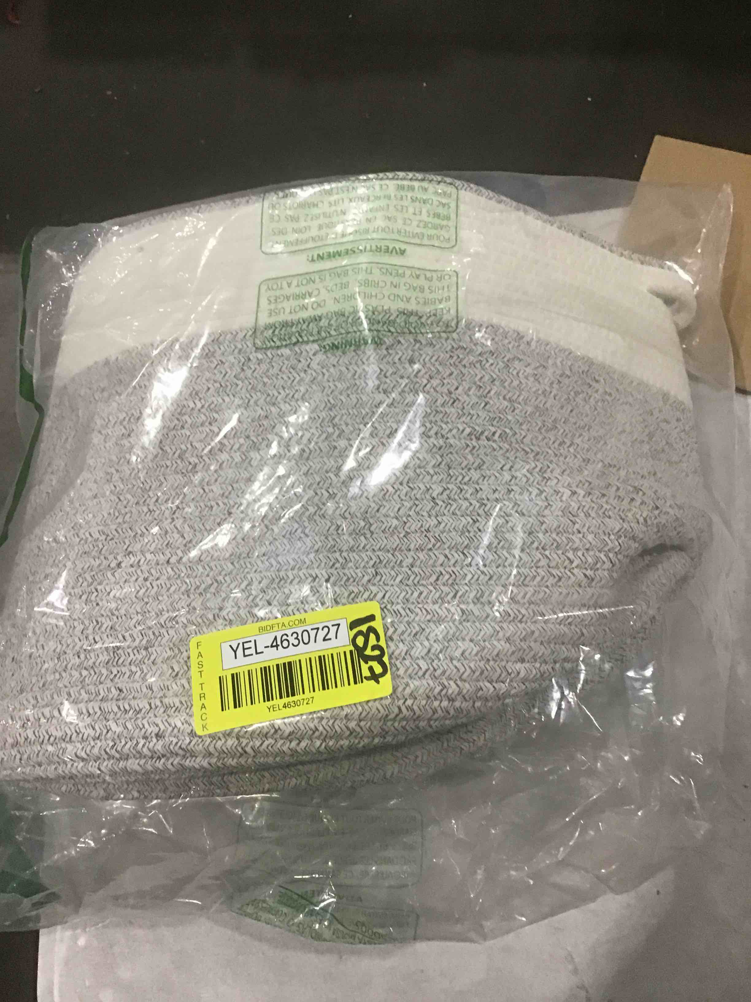 https://s3.amazonaws.com/lotting-images-prod/bidfta/YEL4630727_1687269383666.jpeg