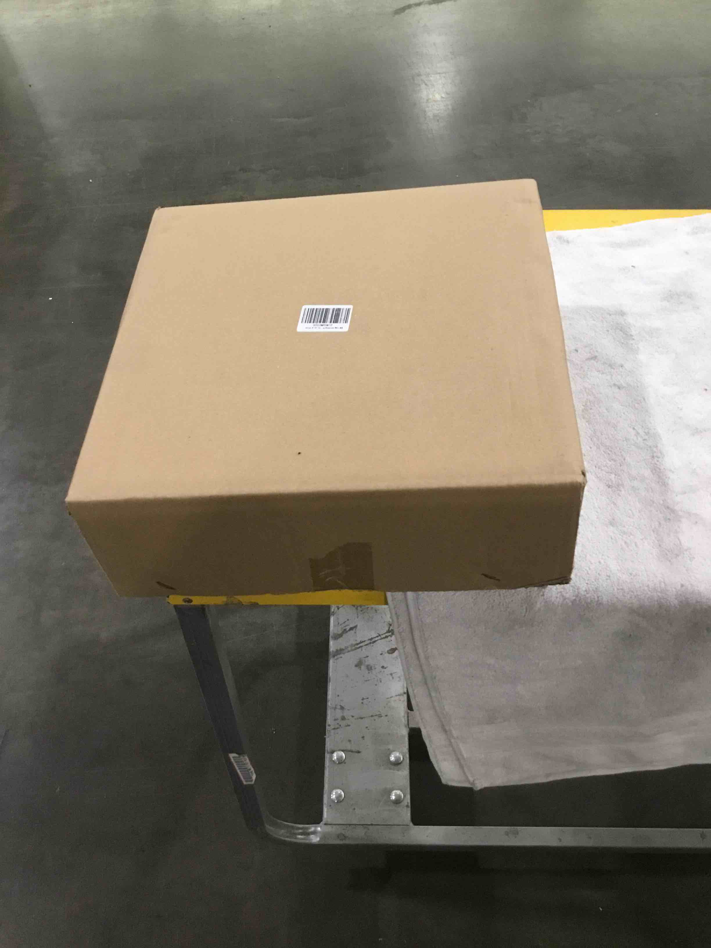 https://s3.amazonaws.com/lotting-images-prod/bidfta/YEL4640127_1698242759124.jpeg