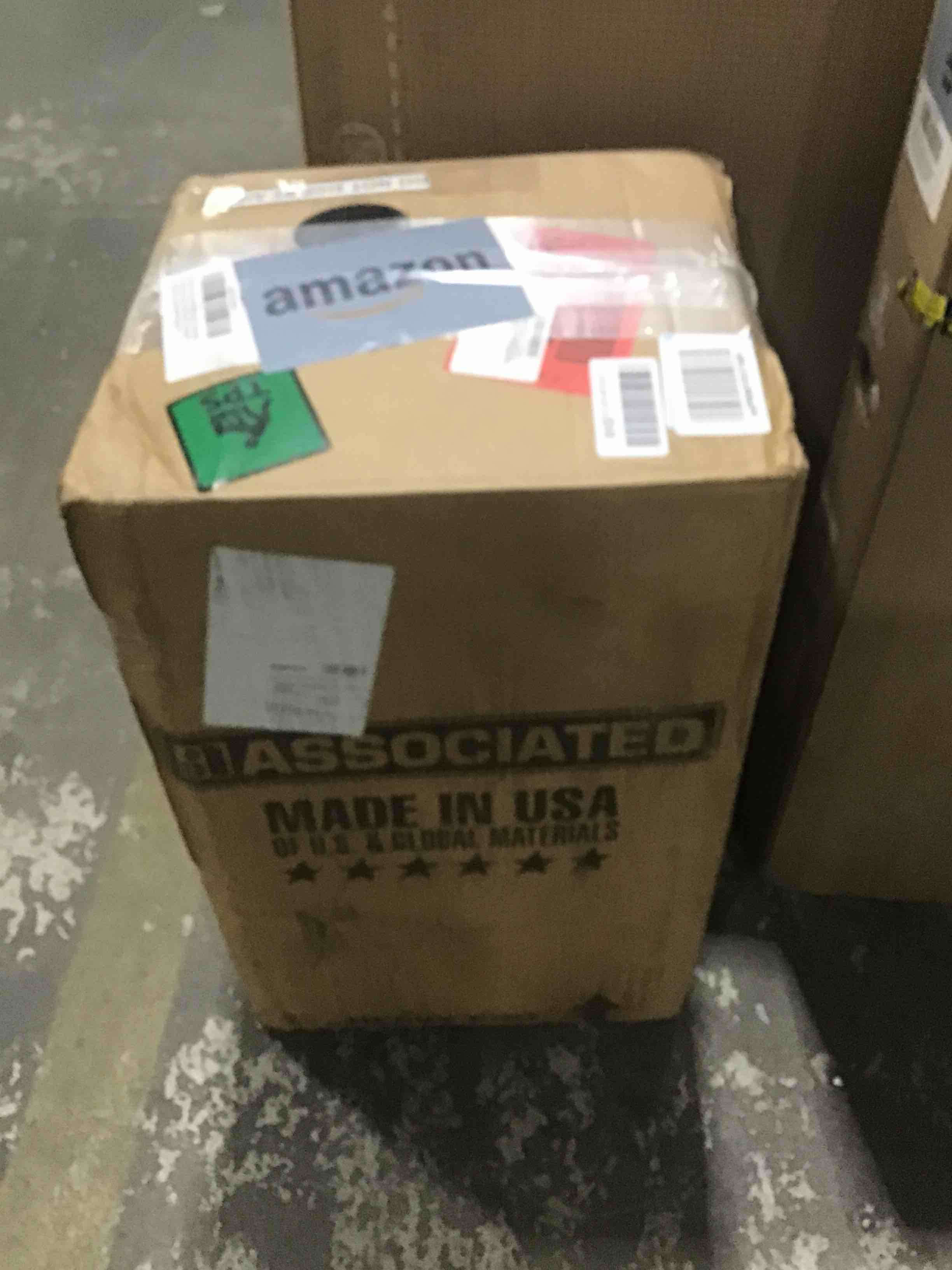 https://s3.amazonaws.com/lotting-images-prod/bidfta/YEL4646184_1700666829256.jpeg