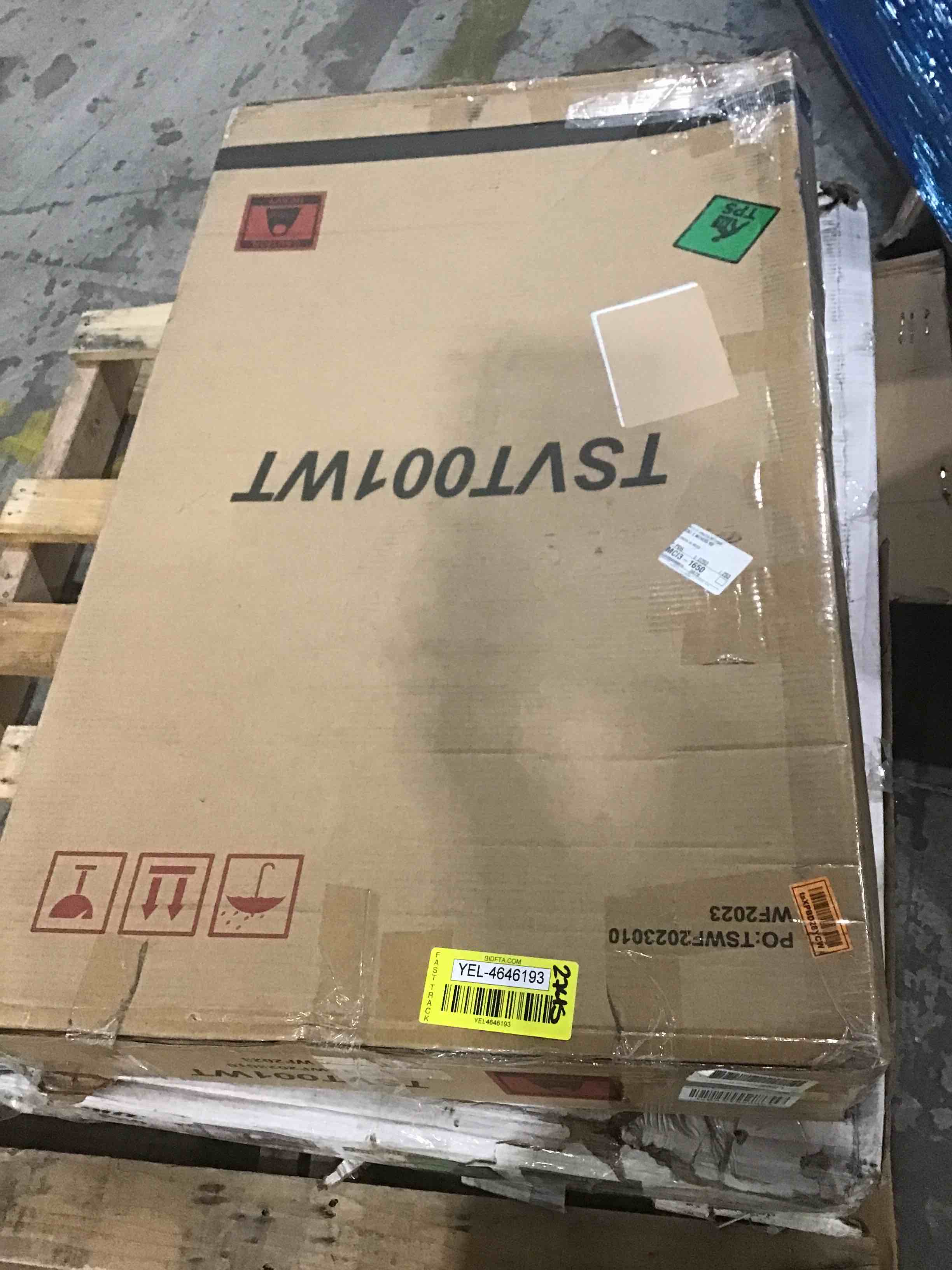 https://s3.amazonaws.com/lotting-images-prod/bidfta/YEL4646193_1700671626190.jpeg
