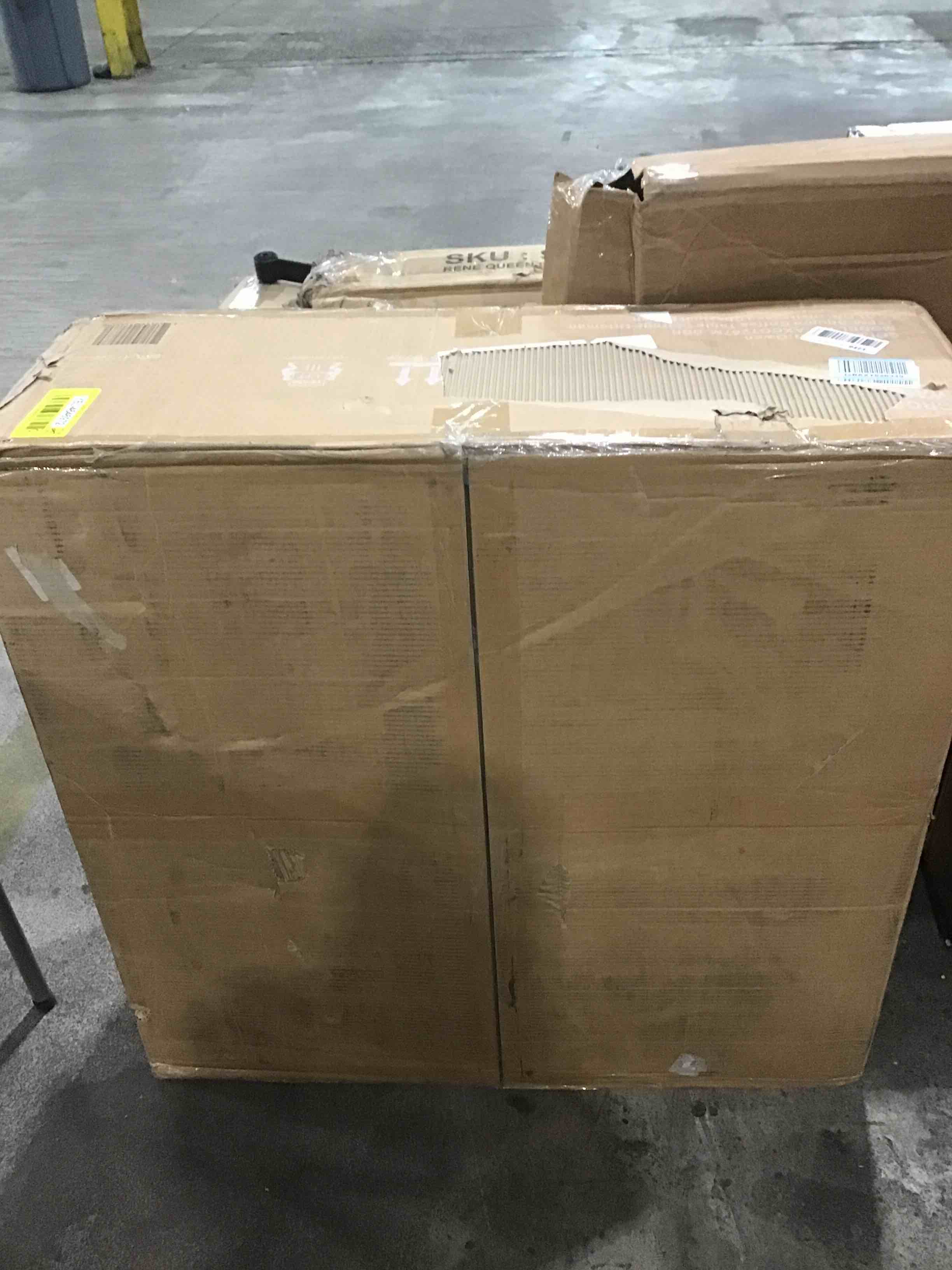 https://s3.amazonaws.com/lotting-images-prod/bidfta/YEL4646972_1702917794829.jpeg