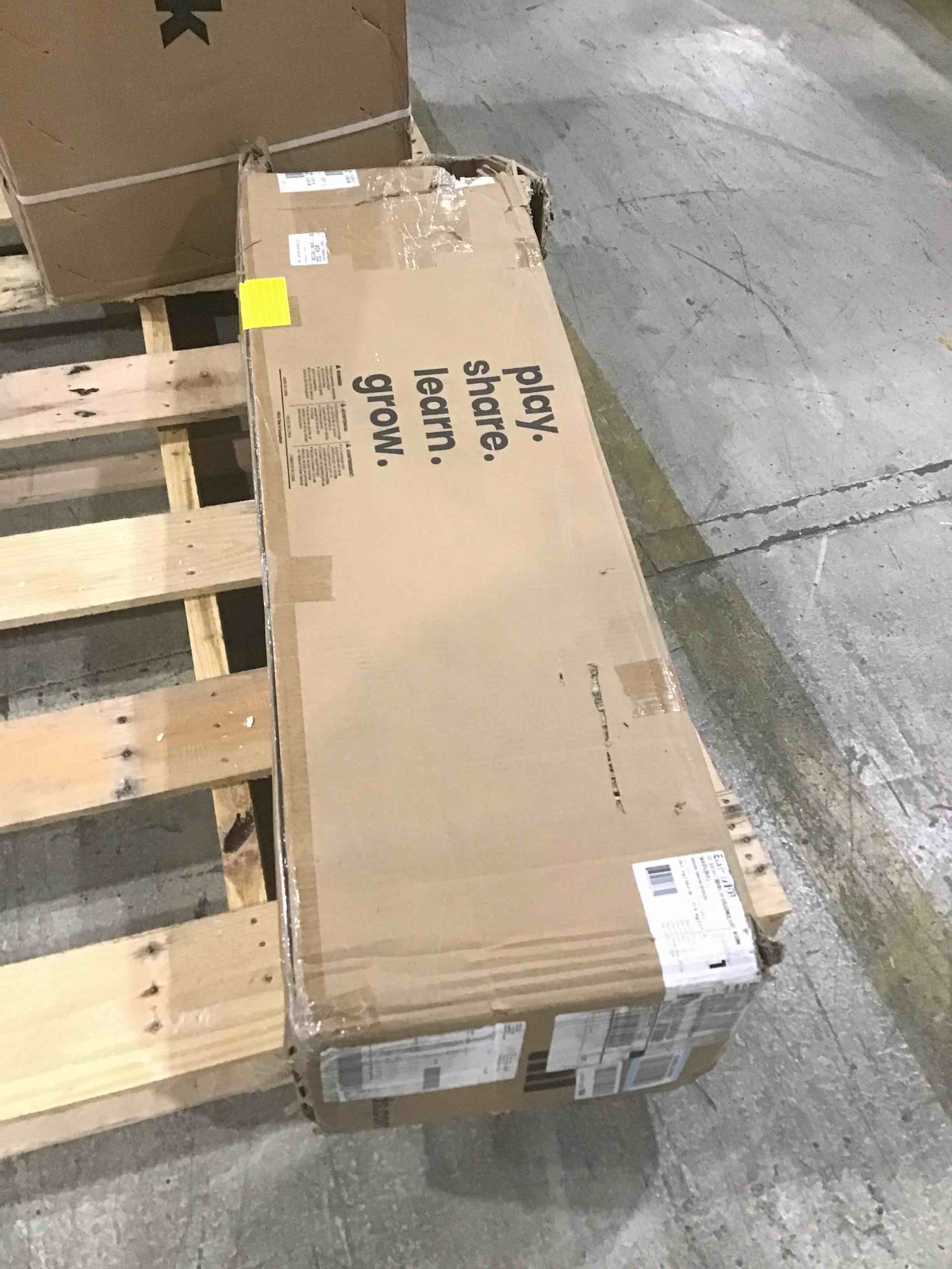 https://s3.amazonaws.com/lotting-images-prod/bidfta/YEL4647168_1703266542077.jpeg