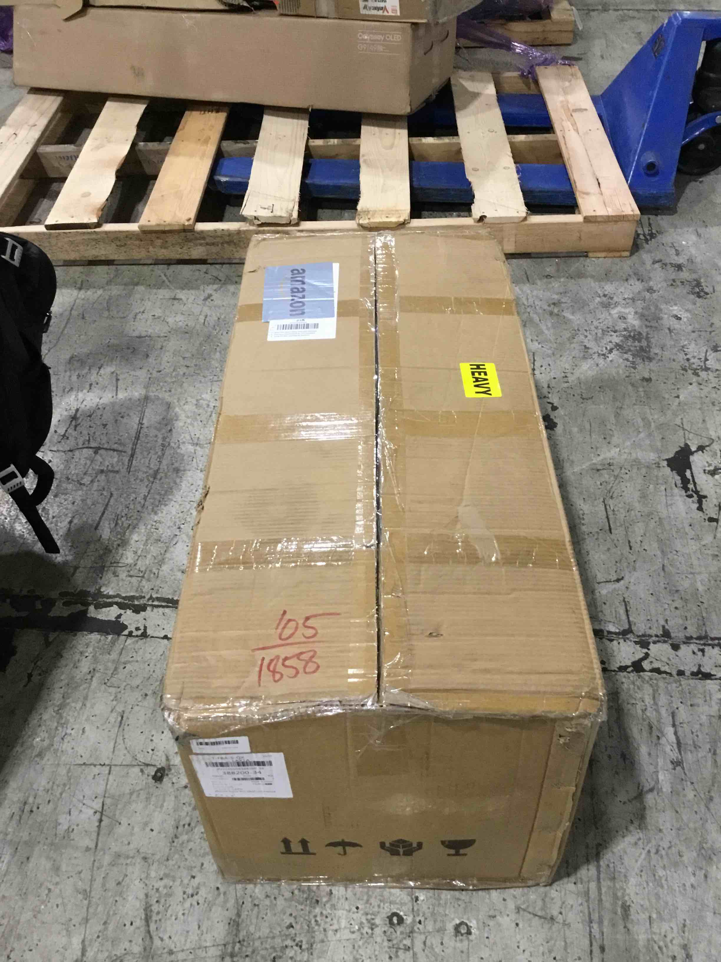https://s3.amazonaws.com/lotting-images-prod/bidfta/YEL4650100_1715182472259.jpeg