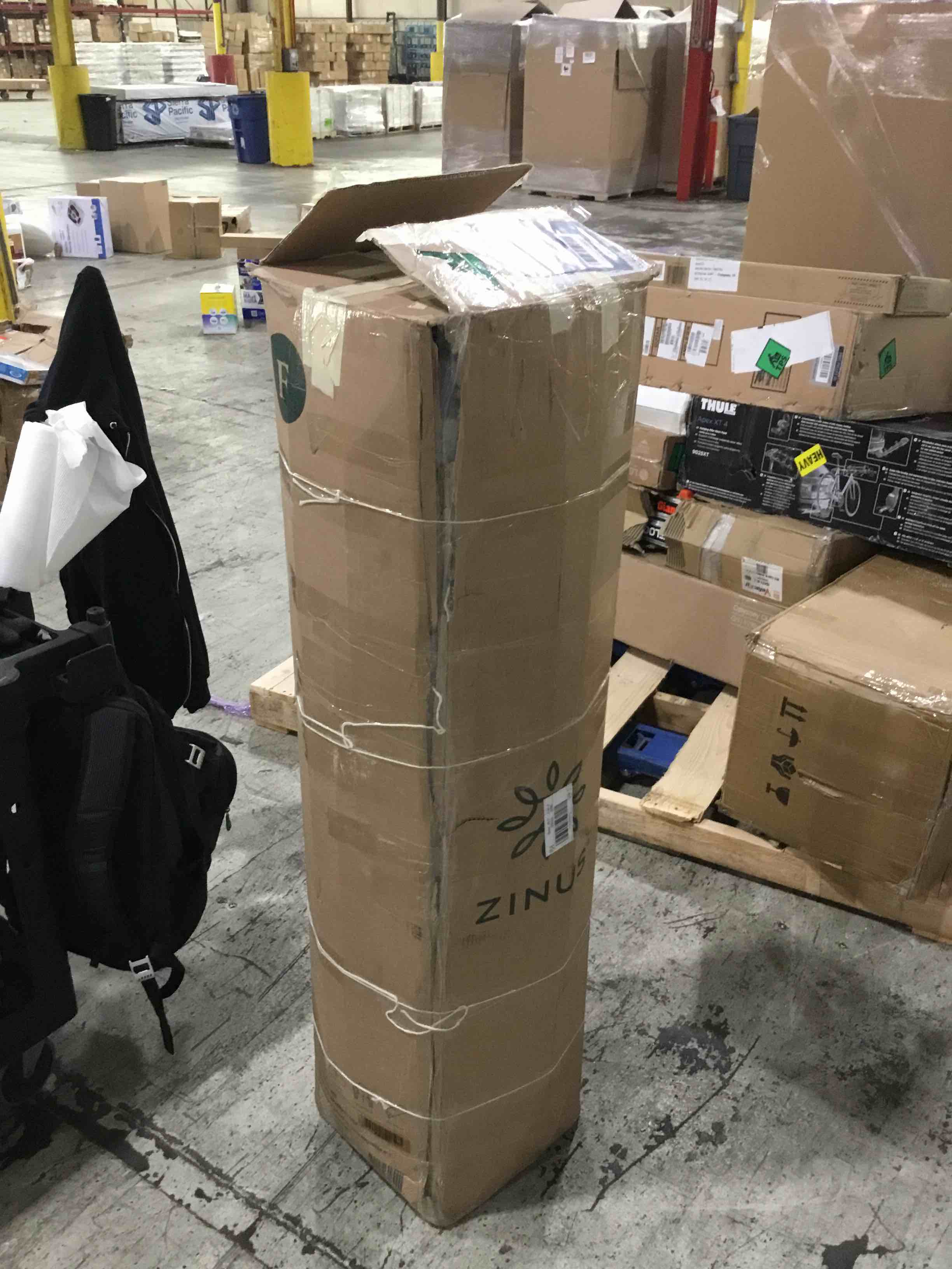 https://s3.amazonaws.com/lotting-images-prod/bidfta/YEL4650104_1715180123692.jpeg
