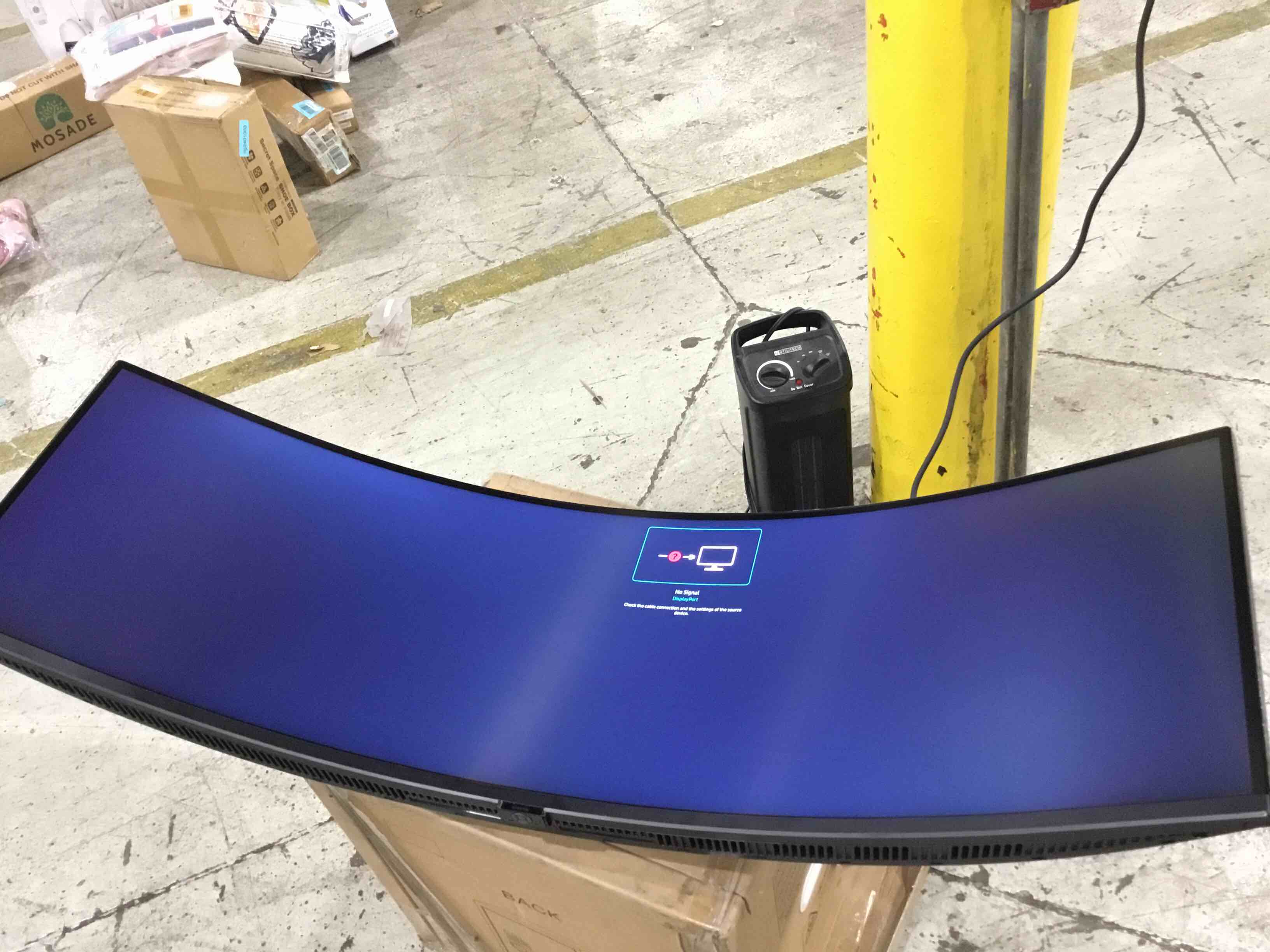 https://s3.amazonaws.com/lotting-images-prod/bidfta/YEL4650113_1715178638820.jpeg