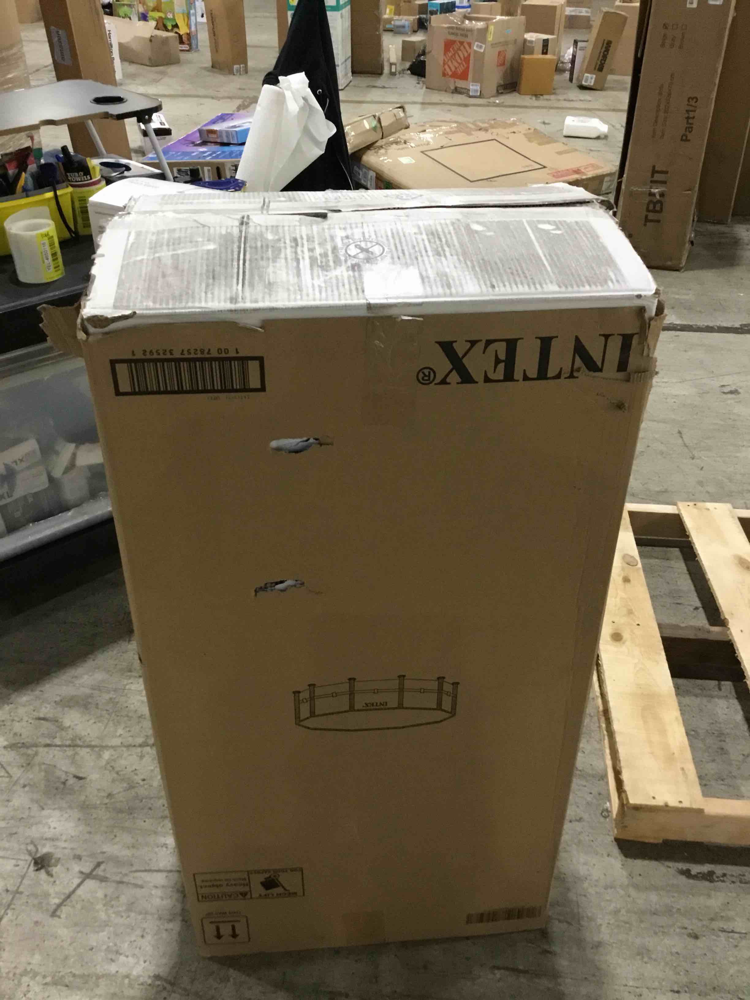 https://s3.amazonaws.com/lotting-images-prod/bidfta/YEL4650116_1715177720893.jpeg