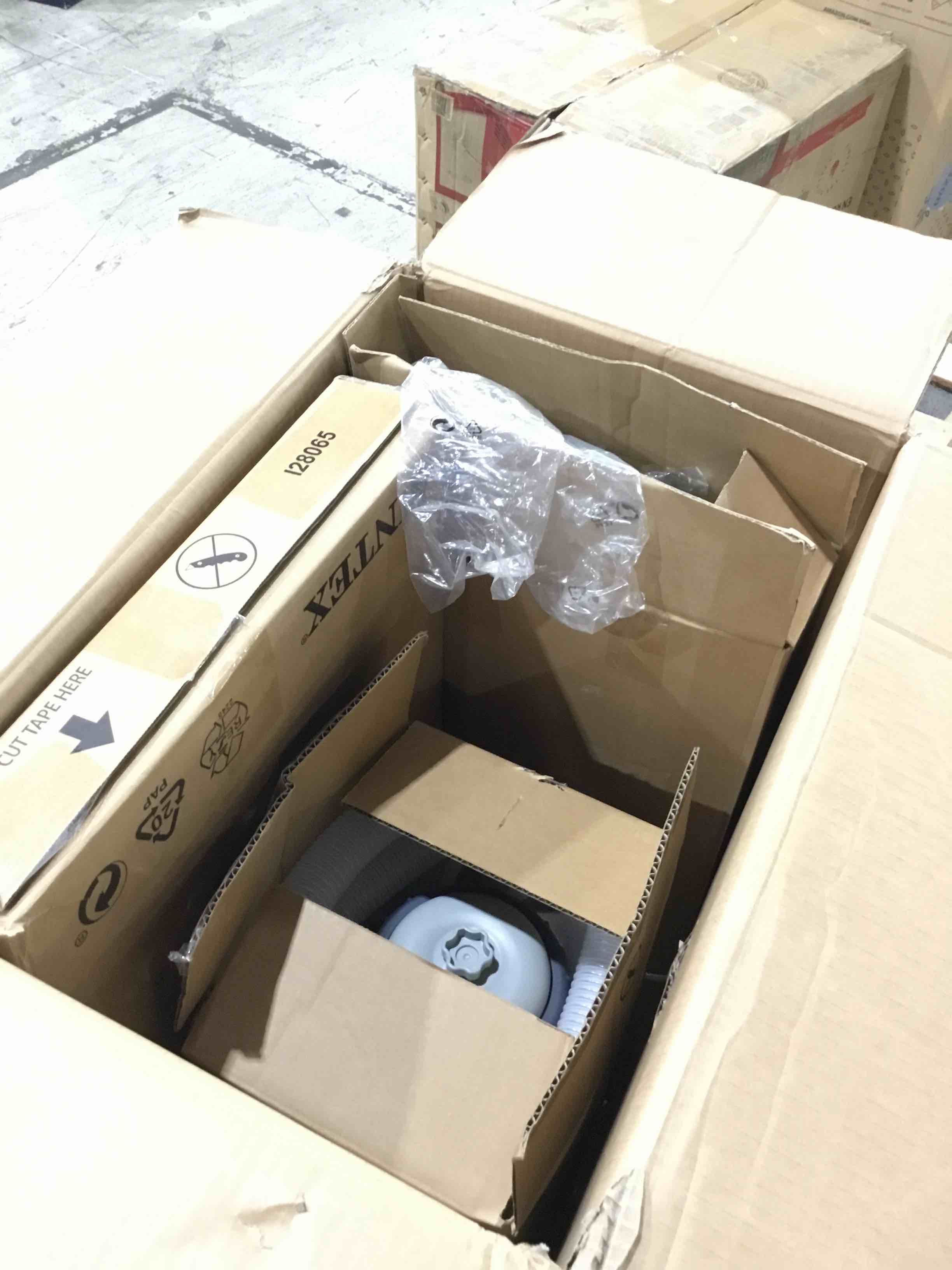 https://s3.amazonaws.com/lotting-images-prod/bidfta/YEL4650116_1715177734536.jpeg