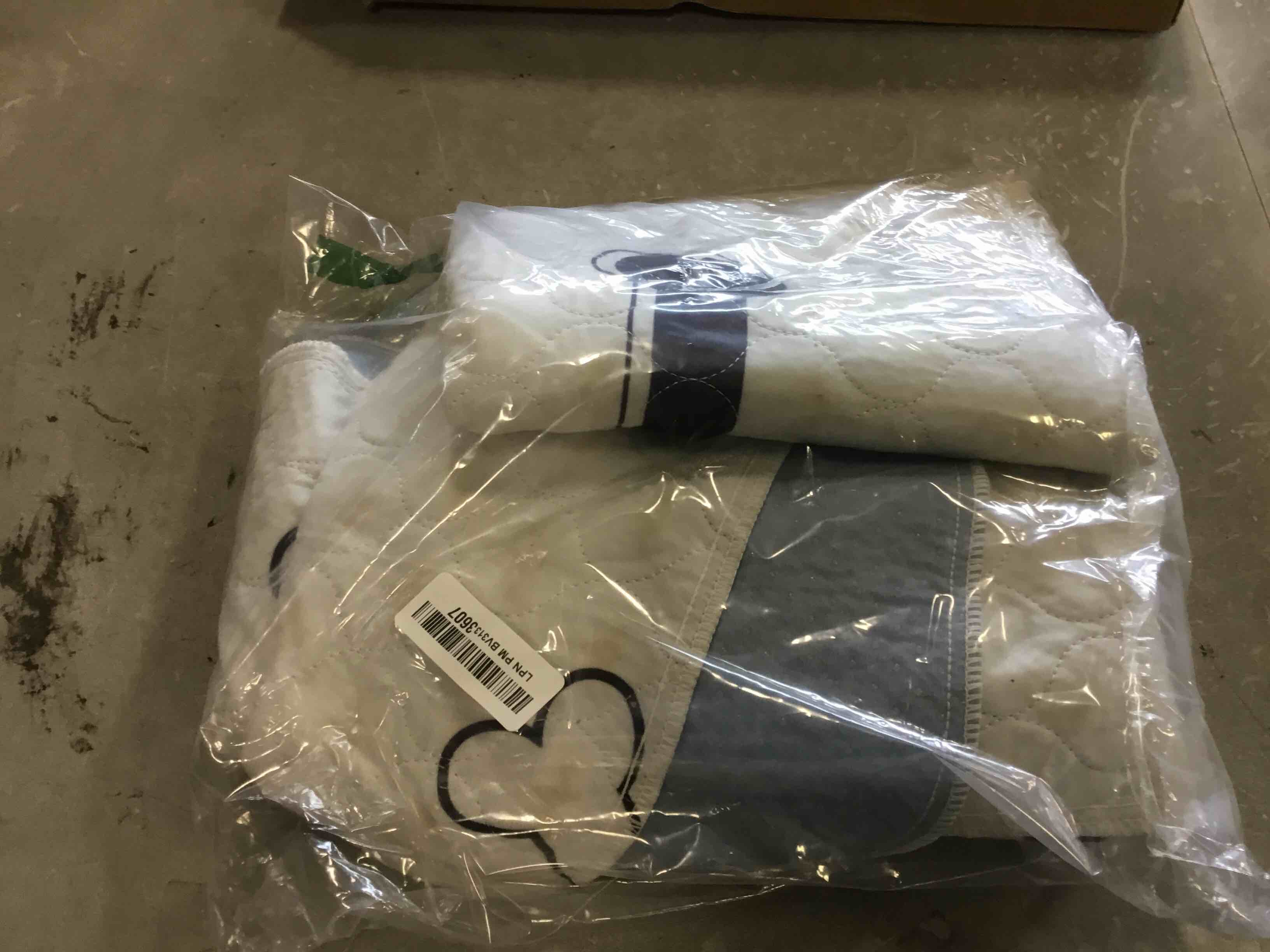 https://s3.amazonaws.com/lotting-images-prod/bidfta/YEL4657556_1723641810523.jpeg
