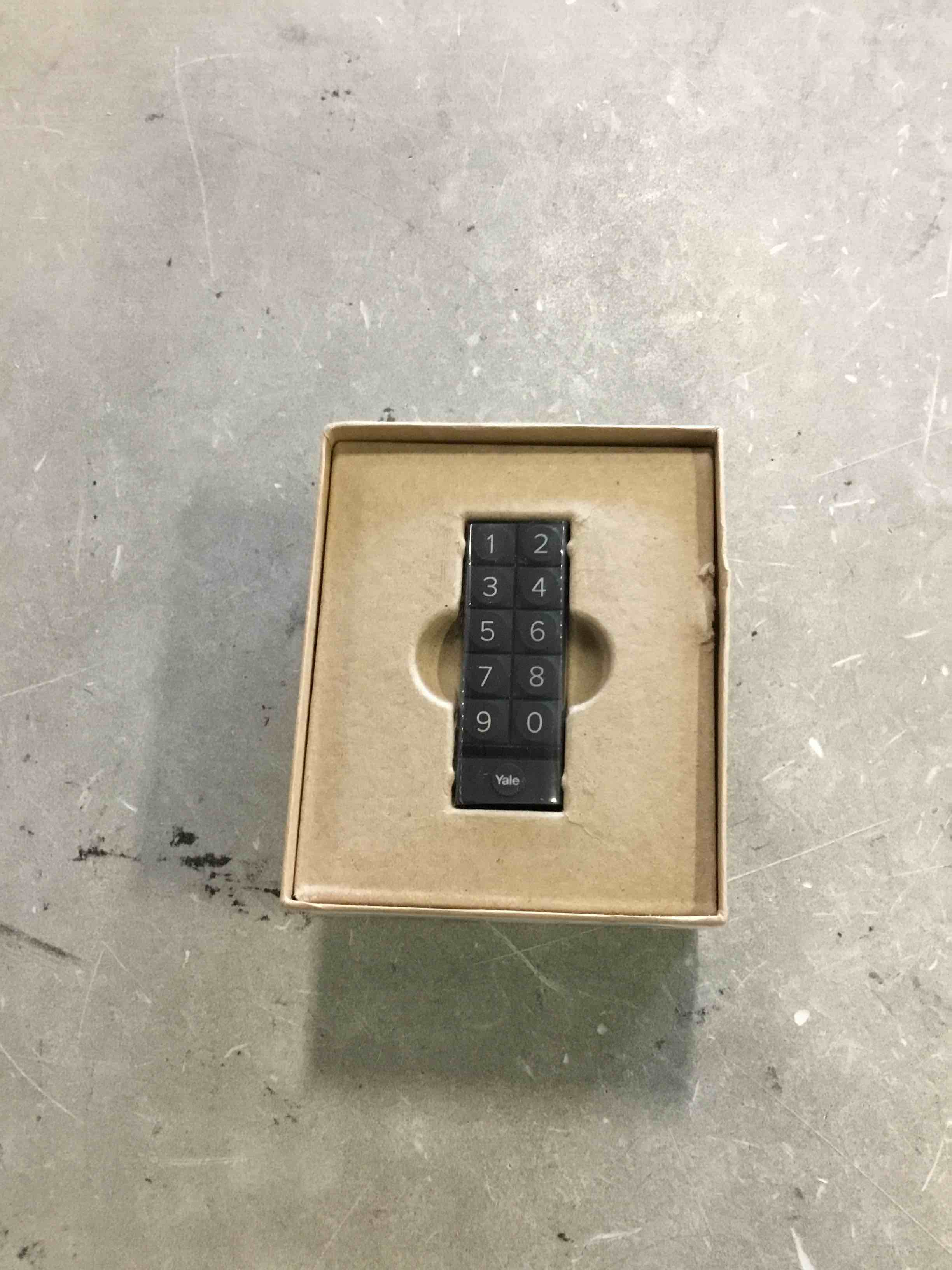 https://s3.amazonaws.com/lotting-images-prod/bidfta/YEL4657649_1723648467767.jpeg