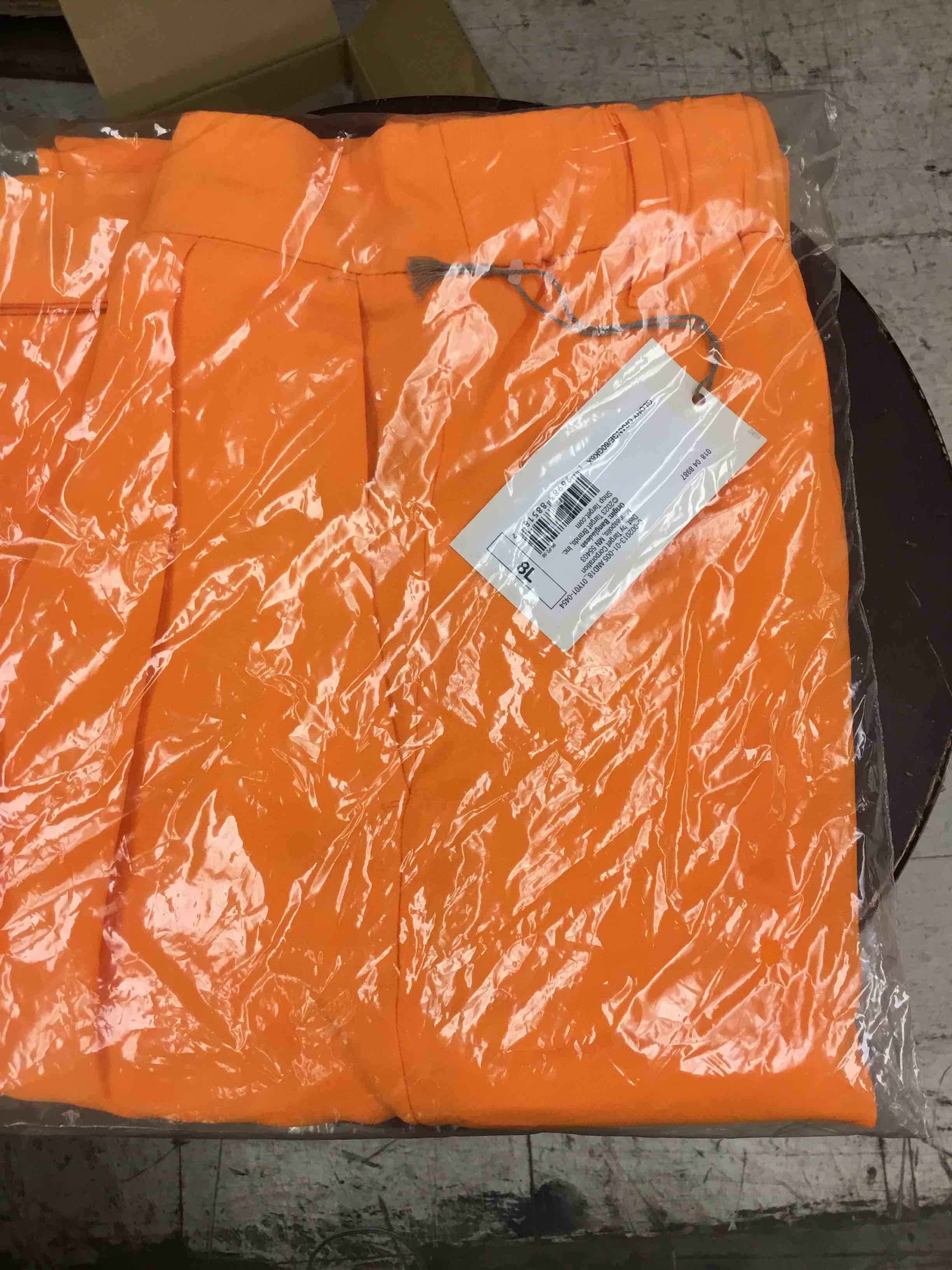 https://s3.amazonaws.com/lotting-images-prod/bidfta/YEL4691350_1690218302423.jpeg
