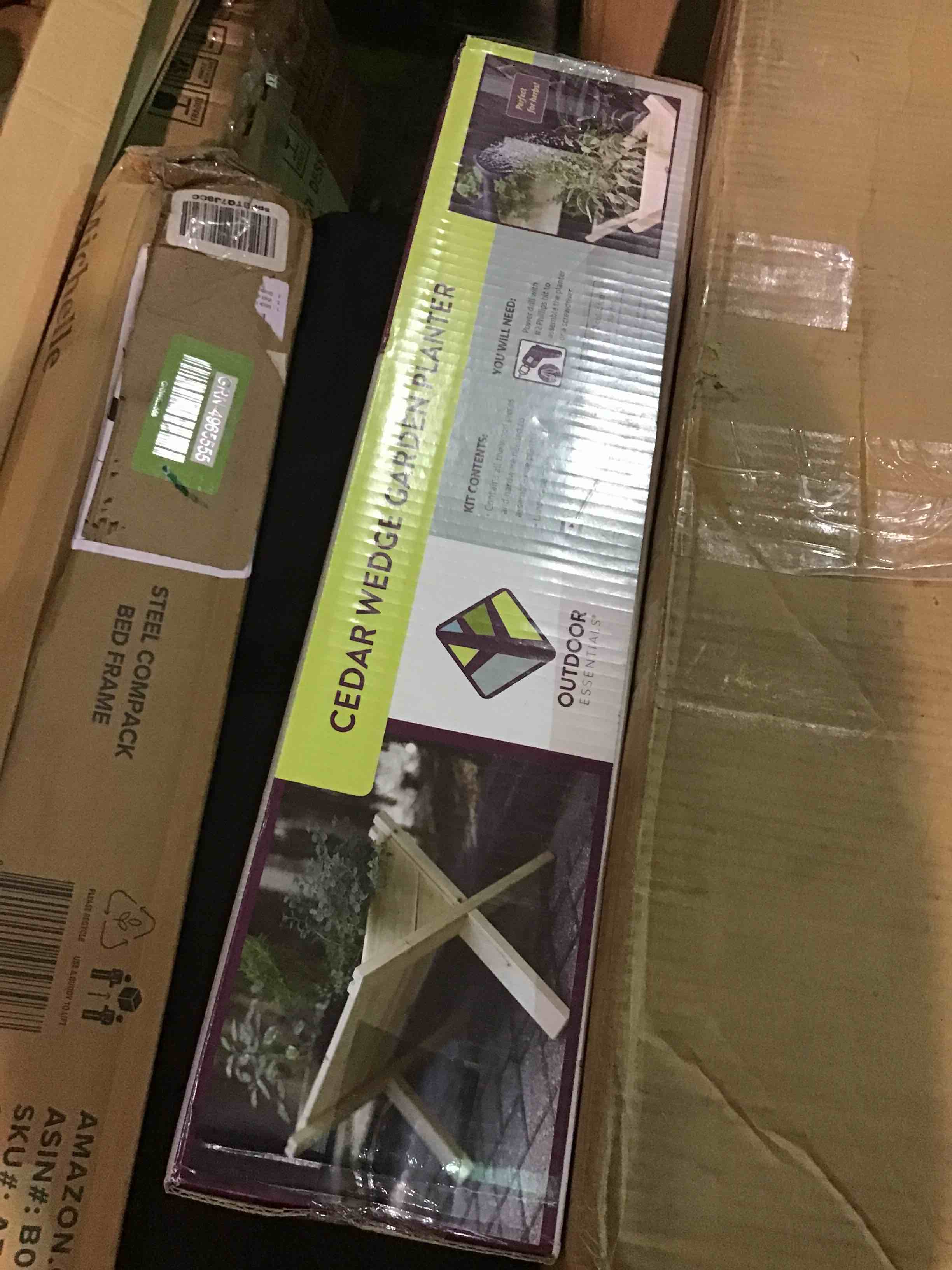 https://s3.amazonaws.com/lotting-images-prod/bidfta/YEL4716004_1687971748436.jpeg