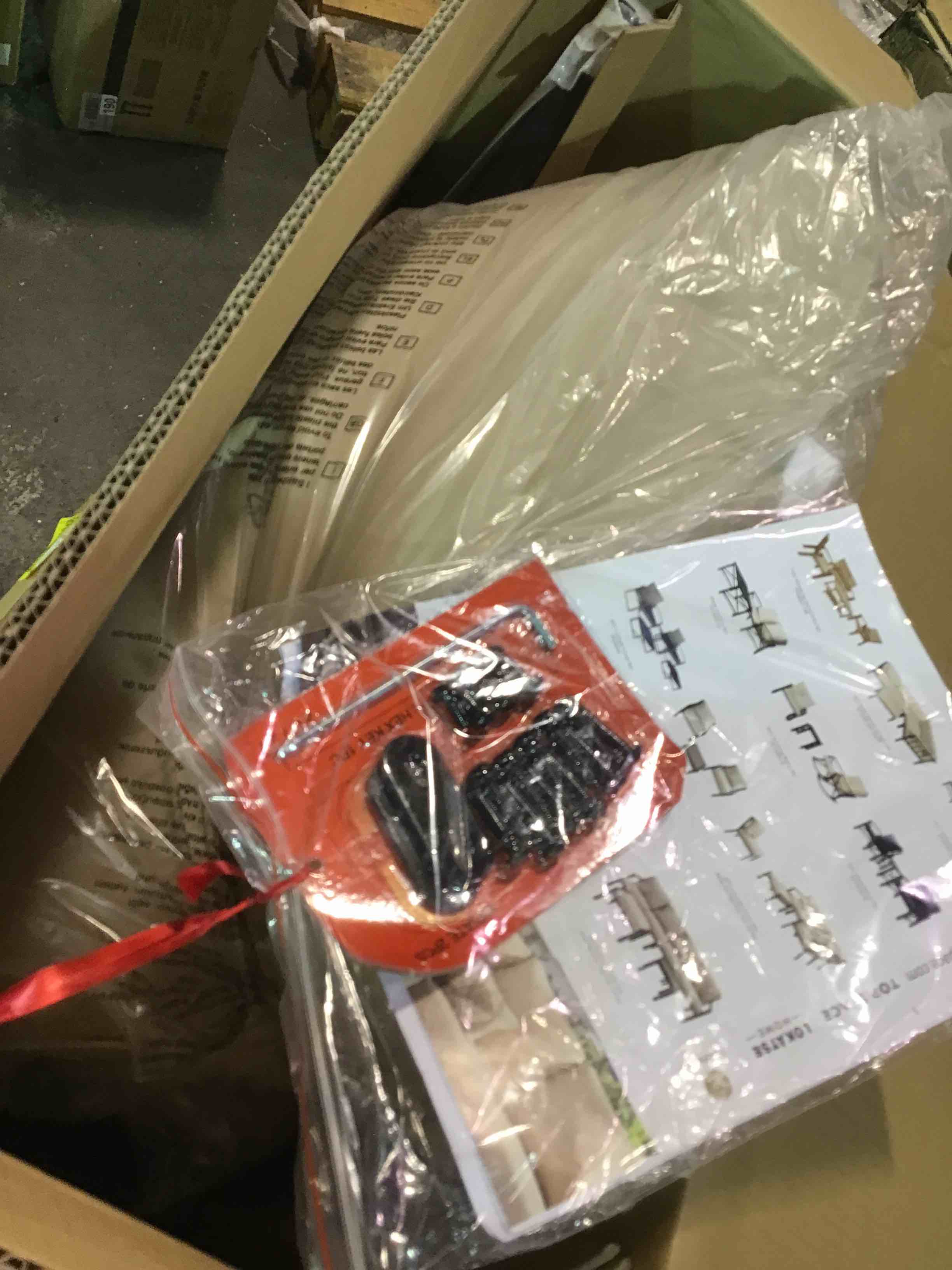 https://s3.amazonaws.com/lotting-images-prod/bidfta/YEL4716542_1687782794384.jpeg