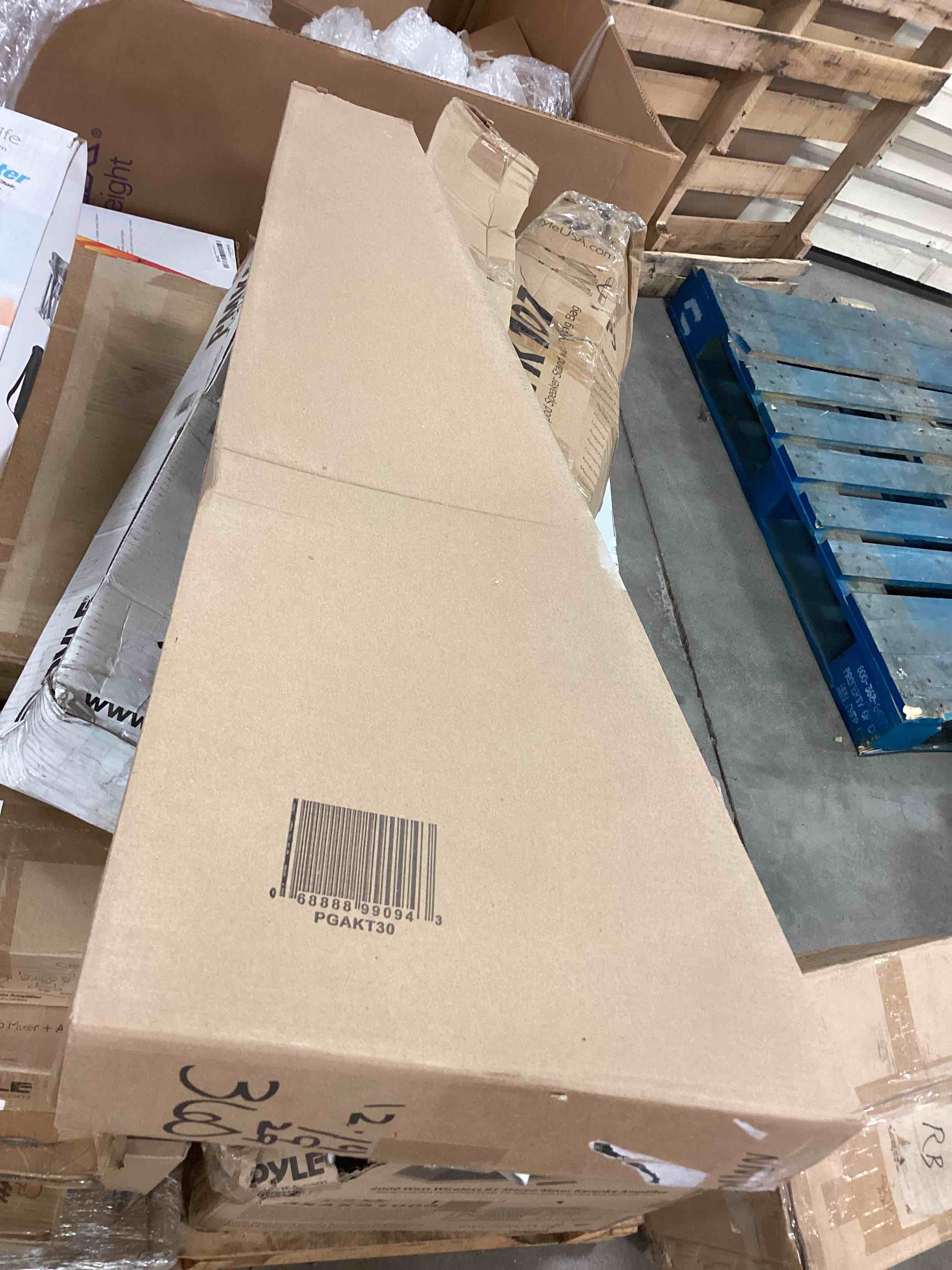 https://s3.amazonaws.com/lotting-images-prod/bidfta/YEL4724061_1688735433024.jpeg