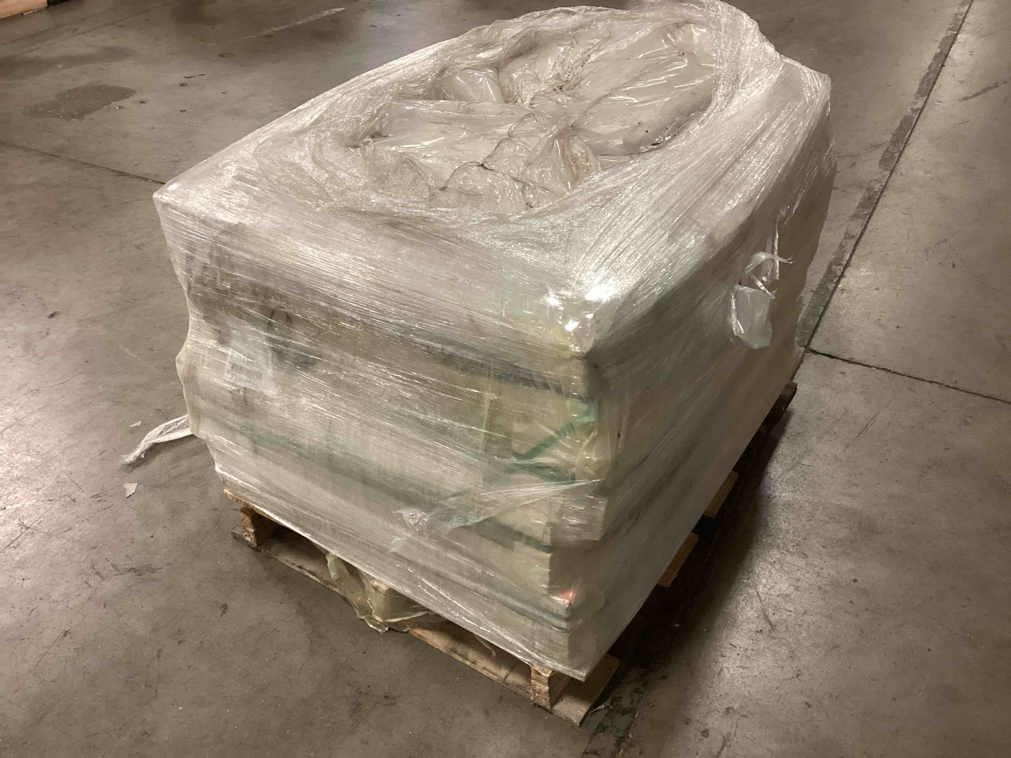 https://s3.amazonaws.com/lotting-images-prod/bidfta/YEL4731375_1692099594547.jpeg