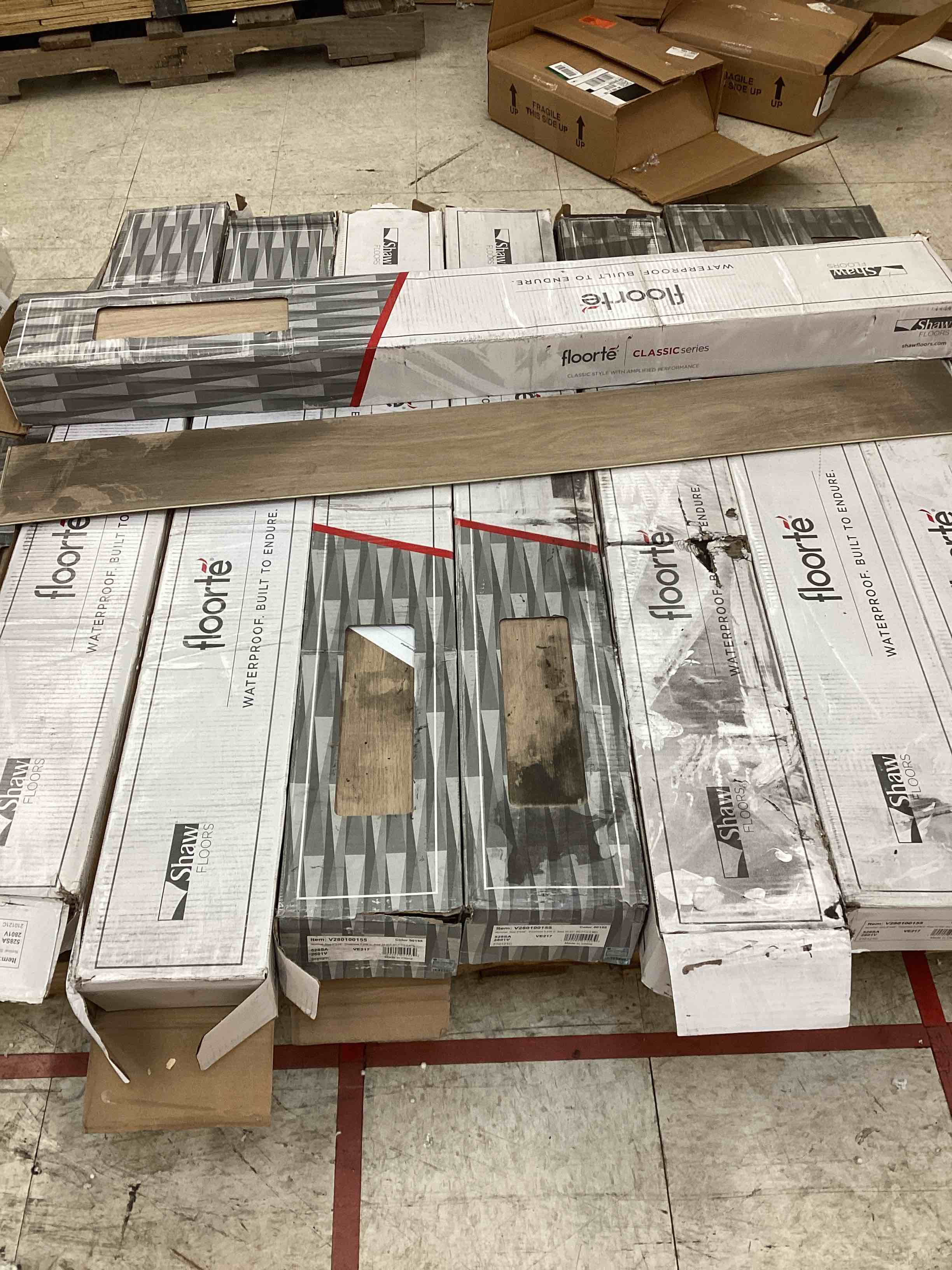 https://s3.amazonaws.com/lotting-images-prod/bidfta/YEL4733013_1698159555371.jpeg