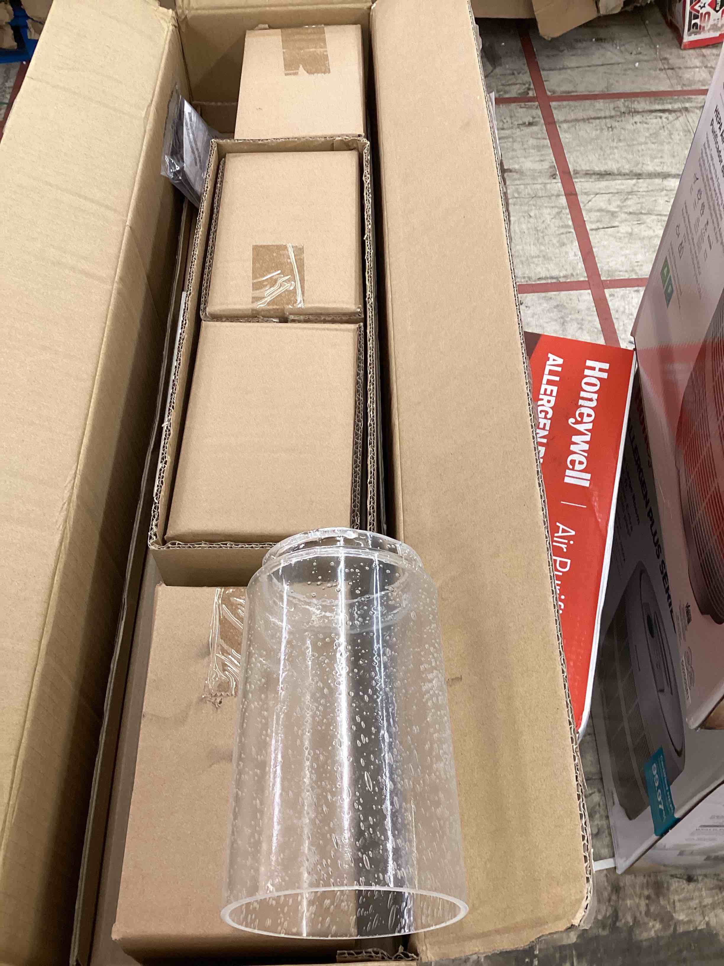 https://s3.amazonaws.com/lotting-images-prod/bidfta/YEL4733017_1698157859613.jpeg