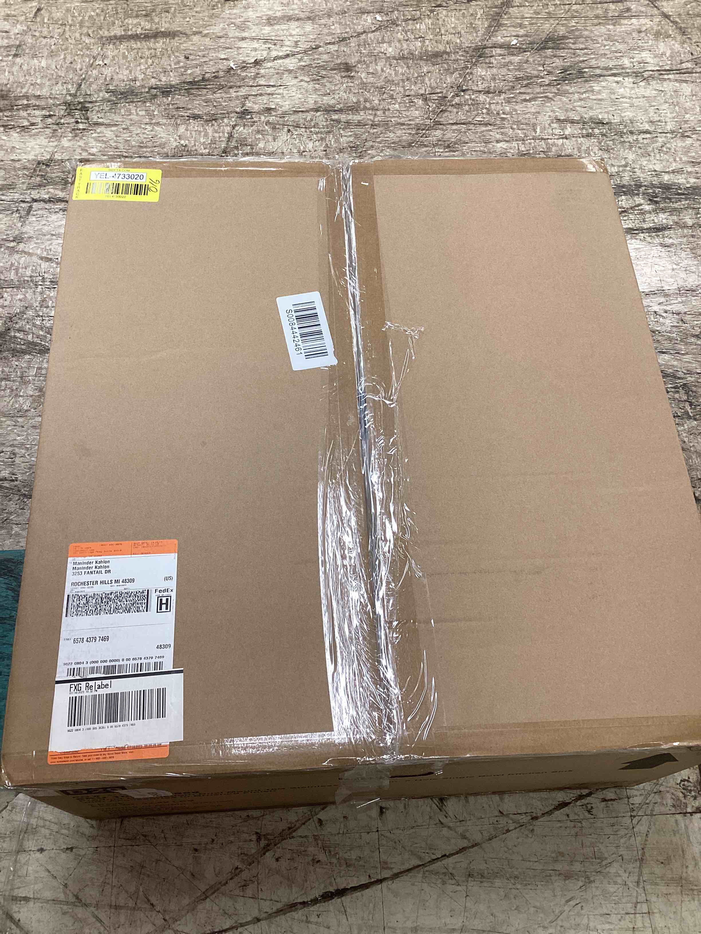 https://s3.amazonaws.com/lotting-images-prod/bidfta/YEL4733020_1698156684786.jpeg