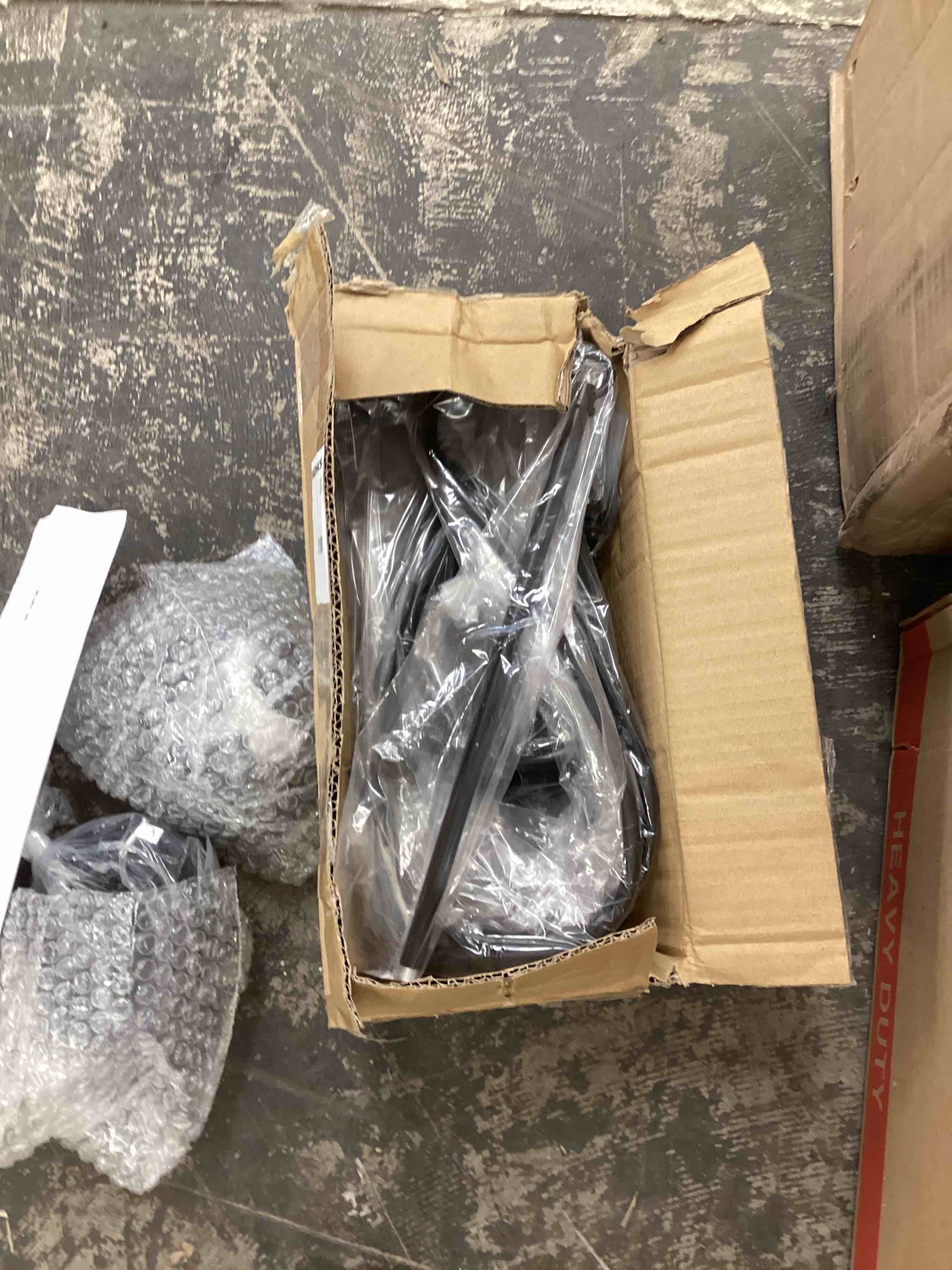 https://s3.amazonaws.com/lotting-images-prod/bidfta/YEL4733282_1698344497736.jpeg