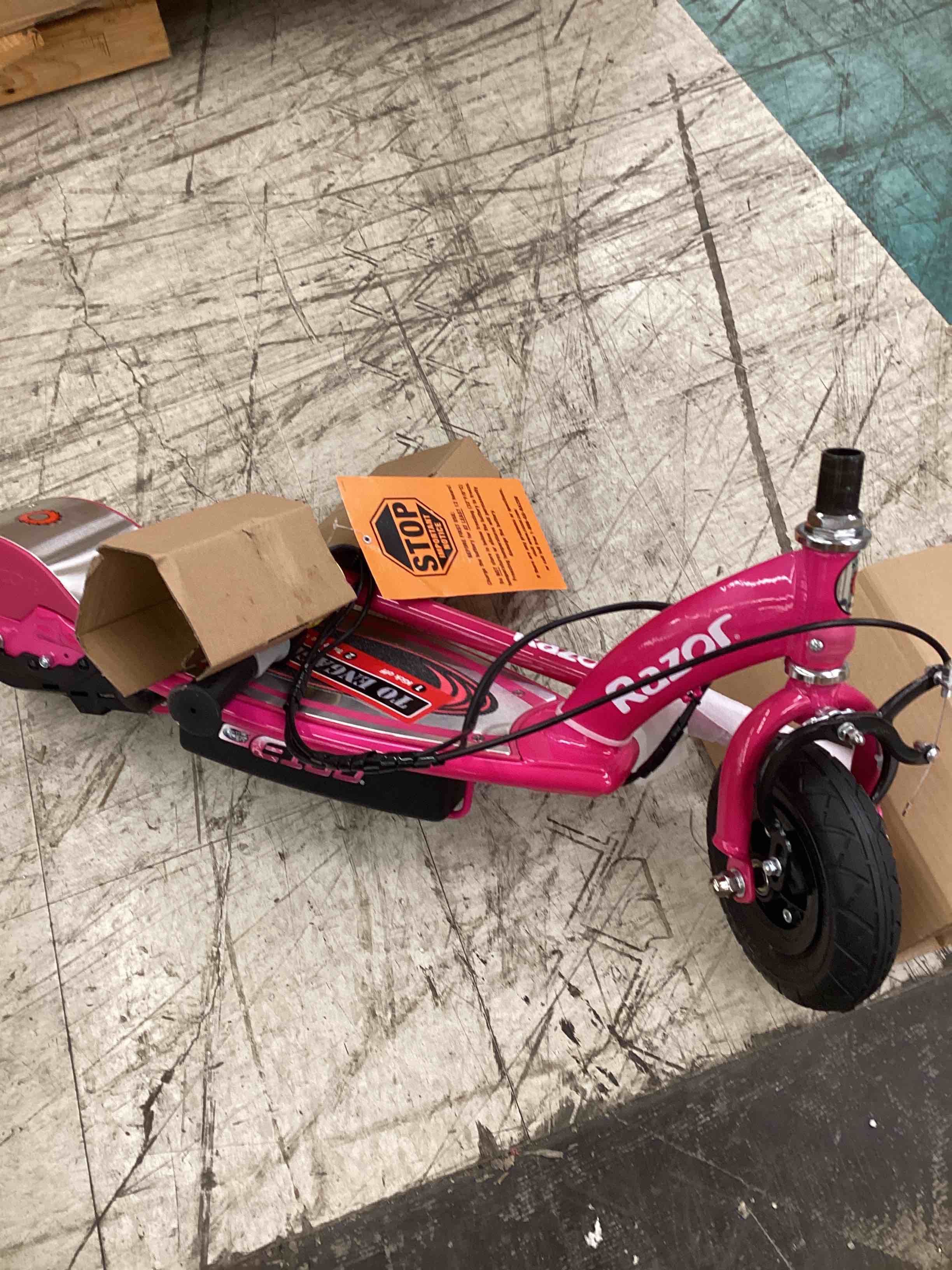 https://s3.amazonaws.com/lotting-images-prod/bidfta/YEL4733286_1698342985336.jpeg