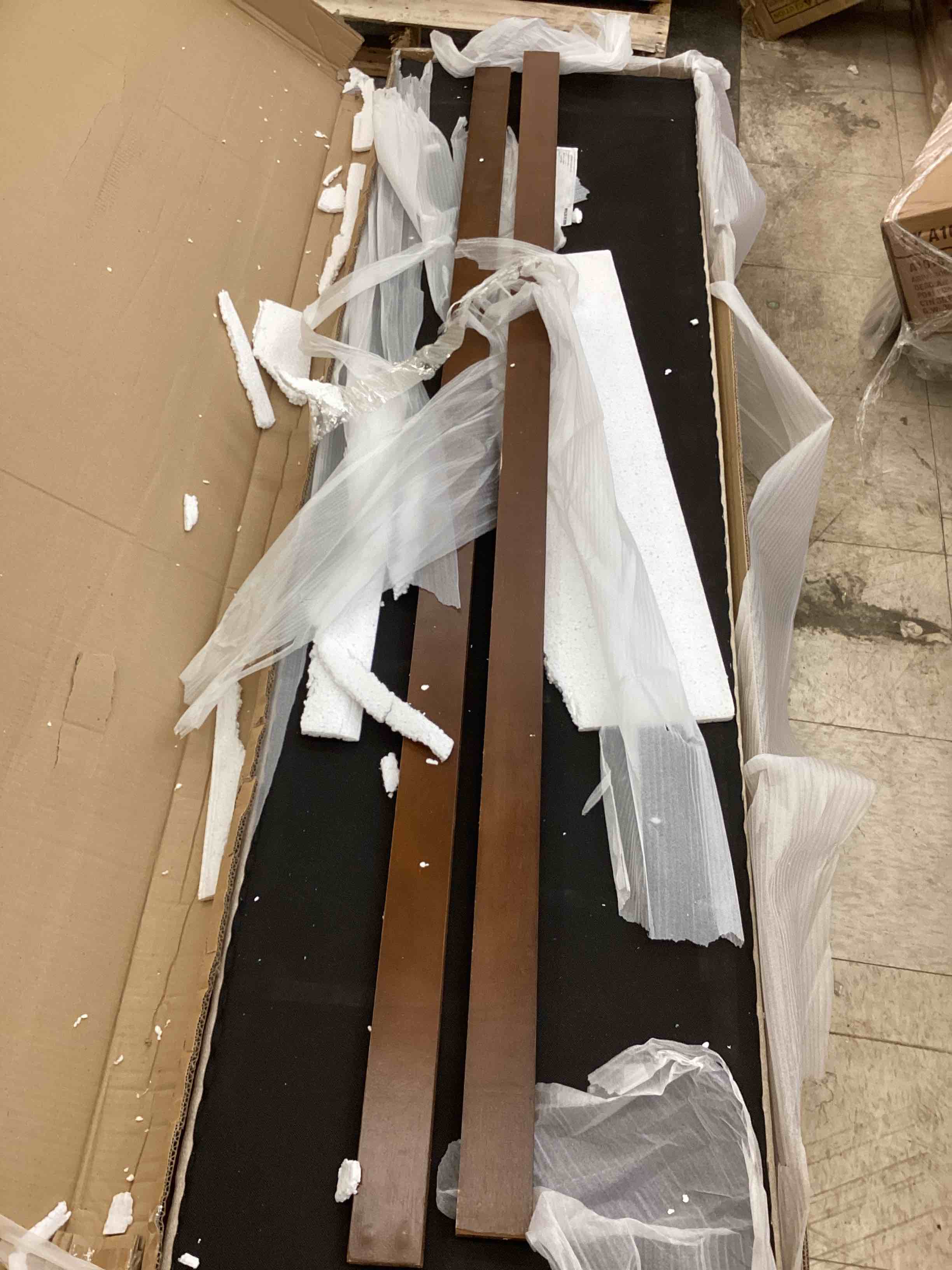 https://s3.amazonaws.com/lotting-images-prod/bidfta/YEL4734564_1691672562742.jpeg