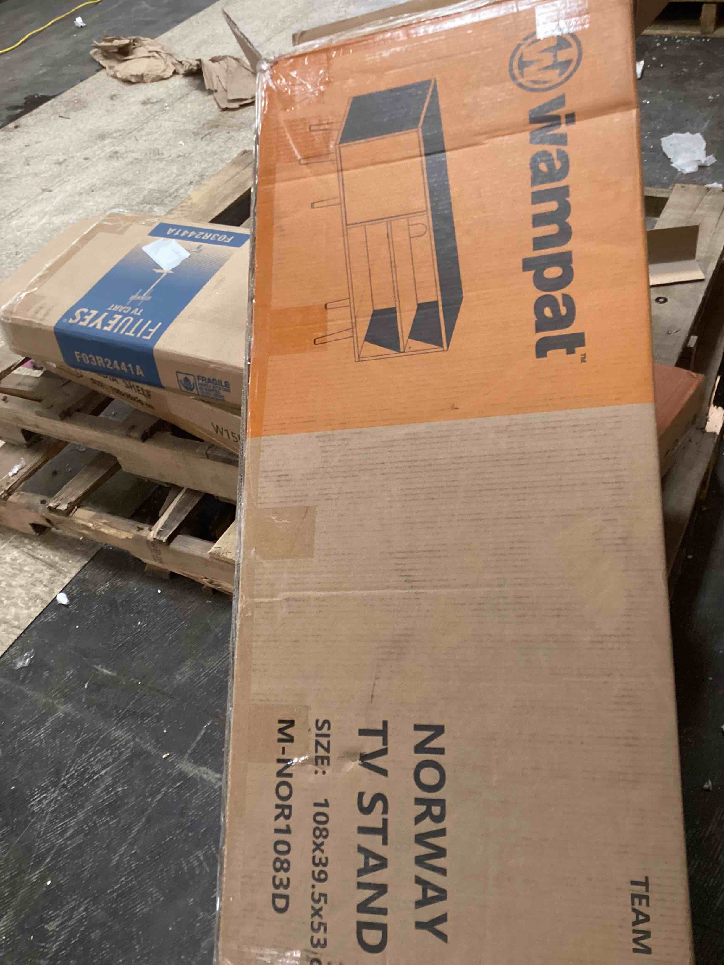 https://s3.amazonaws.com/lotting-images-prod/bidfta/YEL4735023_1692648738260.jpeg
