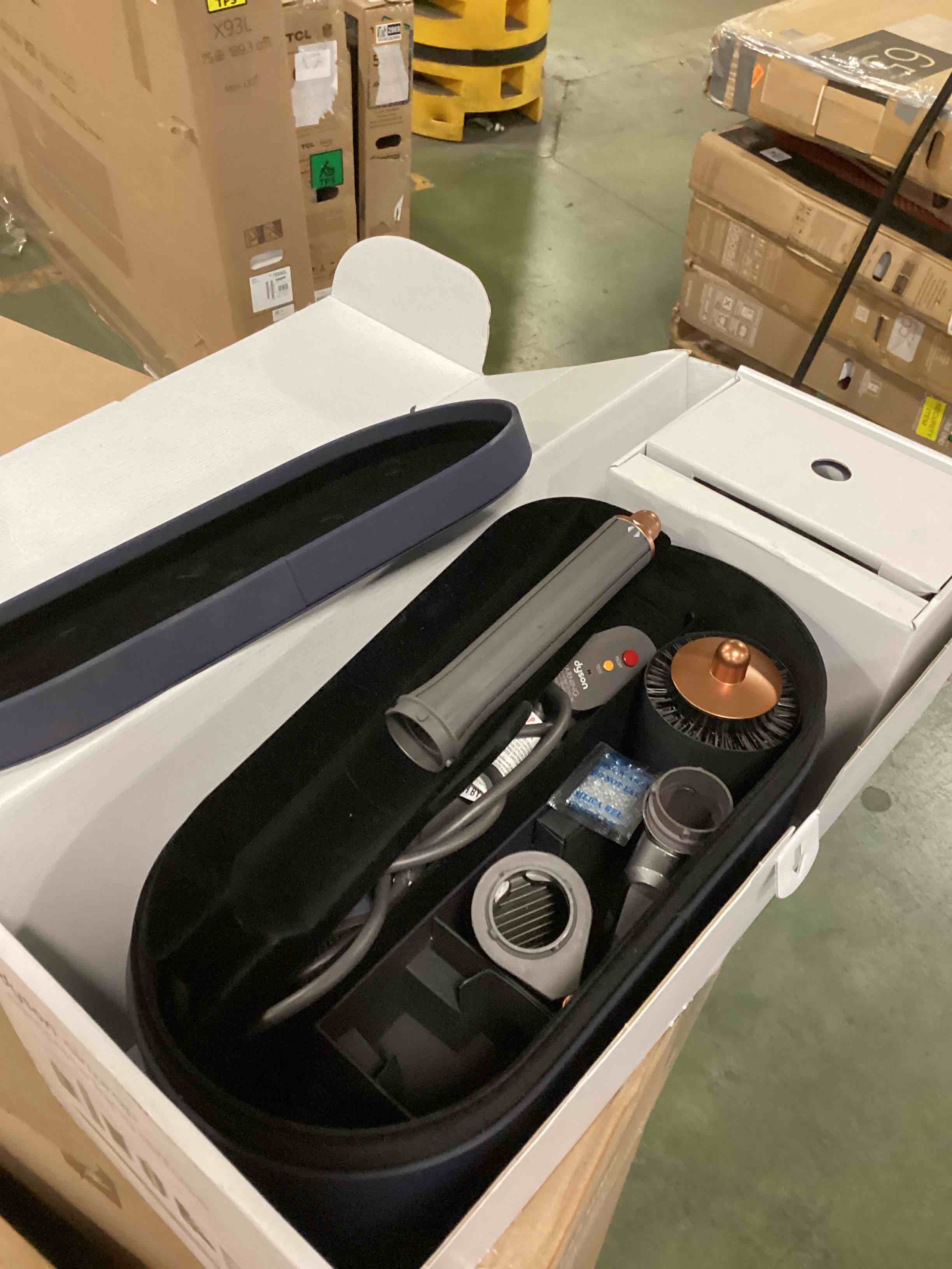 https://s3.amazonaws.com/lotting-images-prod/bidfta/YEL4735414_1732562121253.jpeg