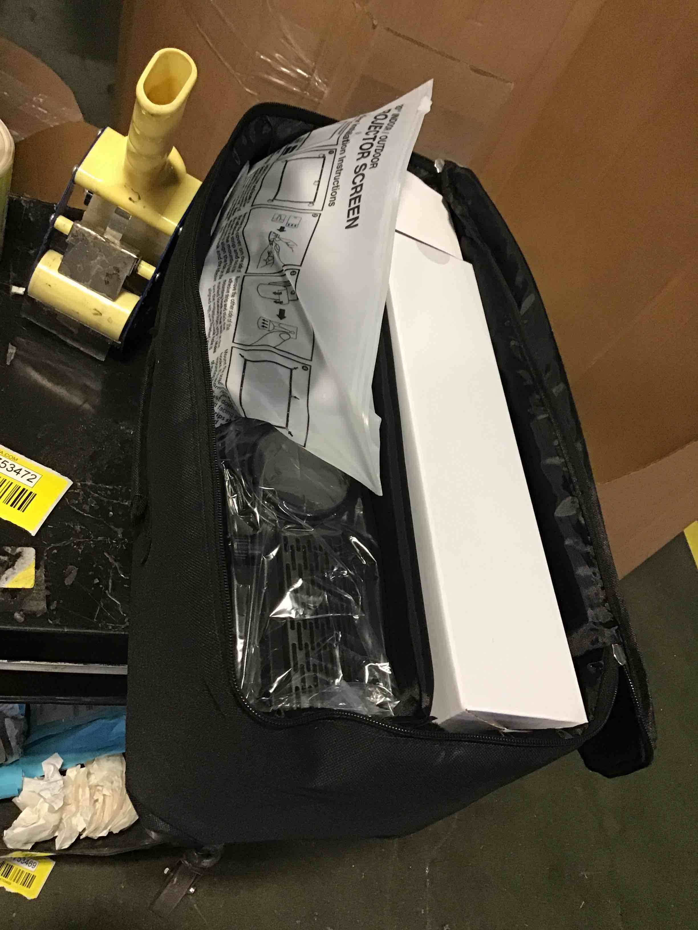 https://s3.amazonaws.com/lotting-images-prod/bidfta/YEL4753472_1695834863938.jpeg