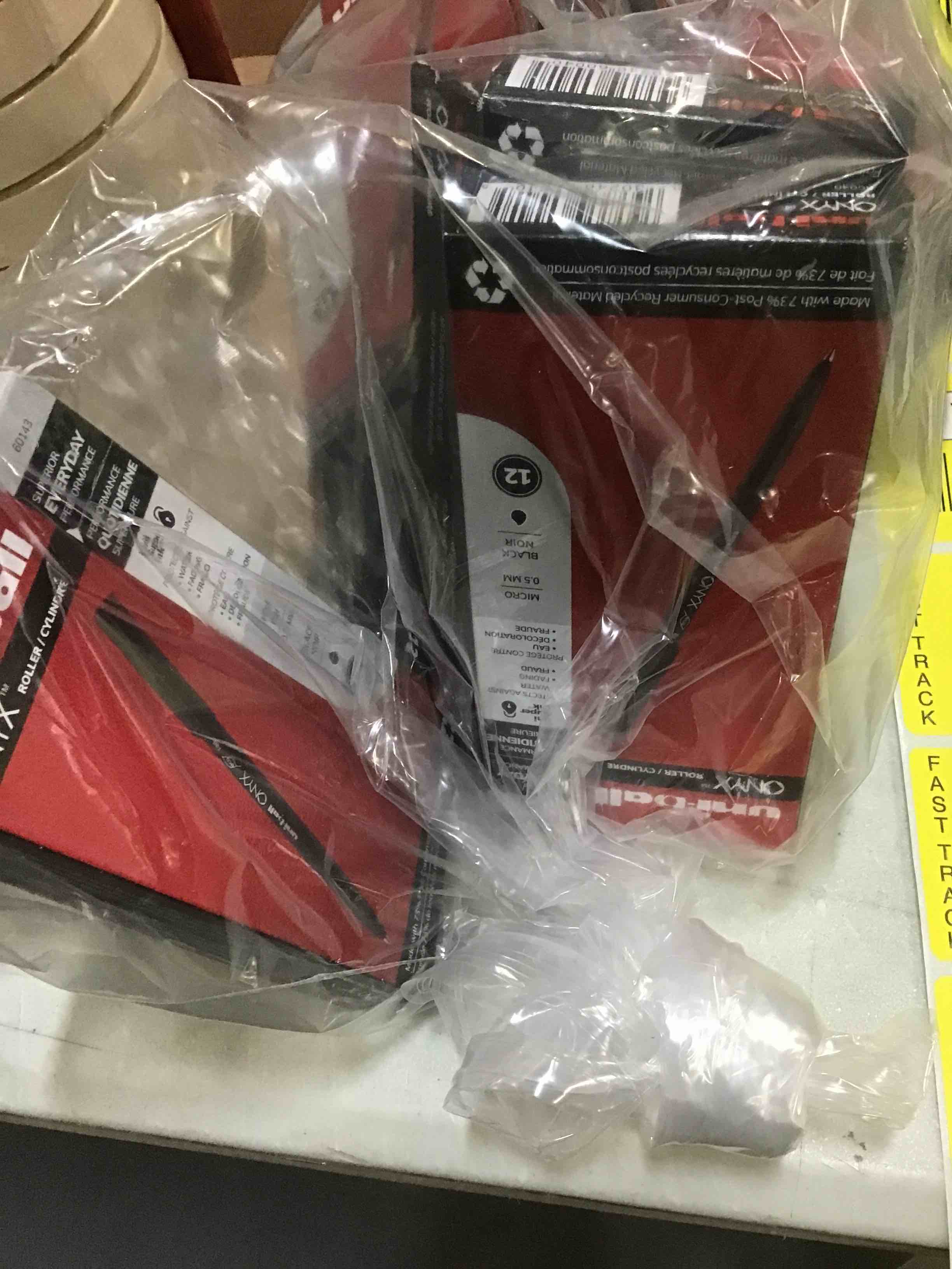 https://s3.amazonaws.com/lotting-images-prod/bidfta/YEL4757252_1683124314149.jpeg