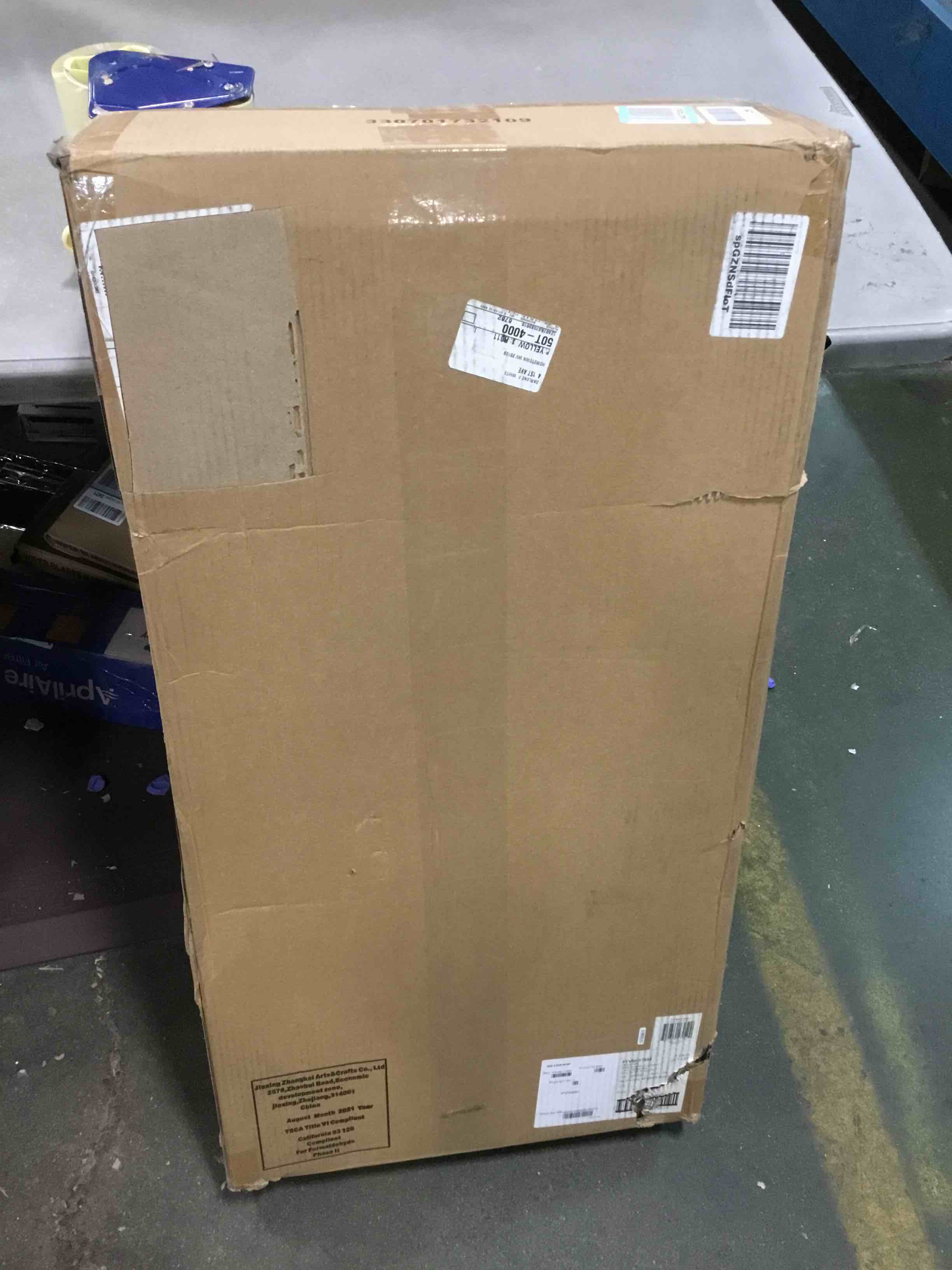 https://s3.amazonaws.com/lotting-images-prod/bidfta/YEL4764952_1703622609243.jpeg