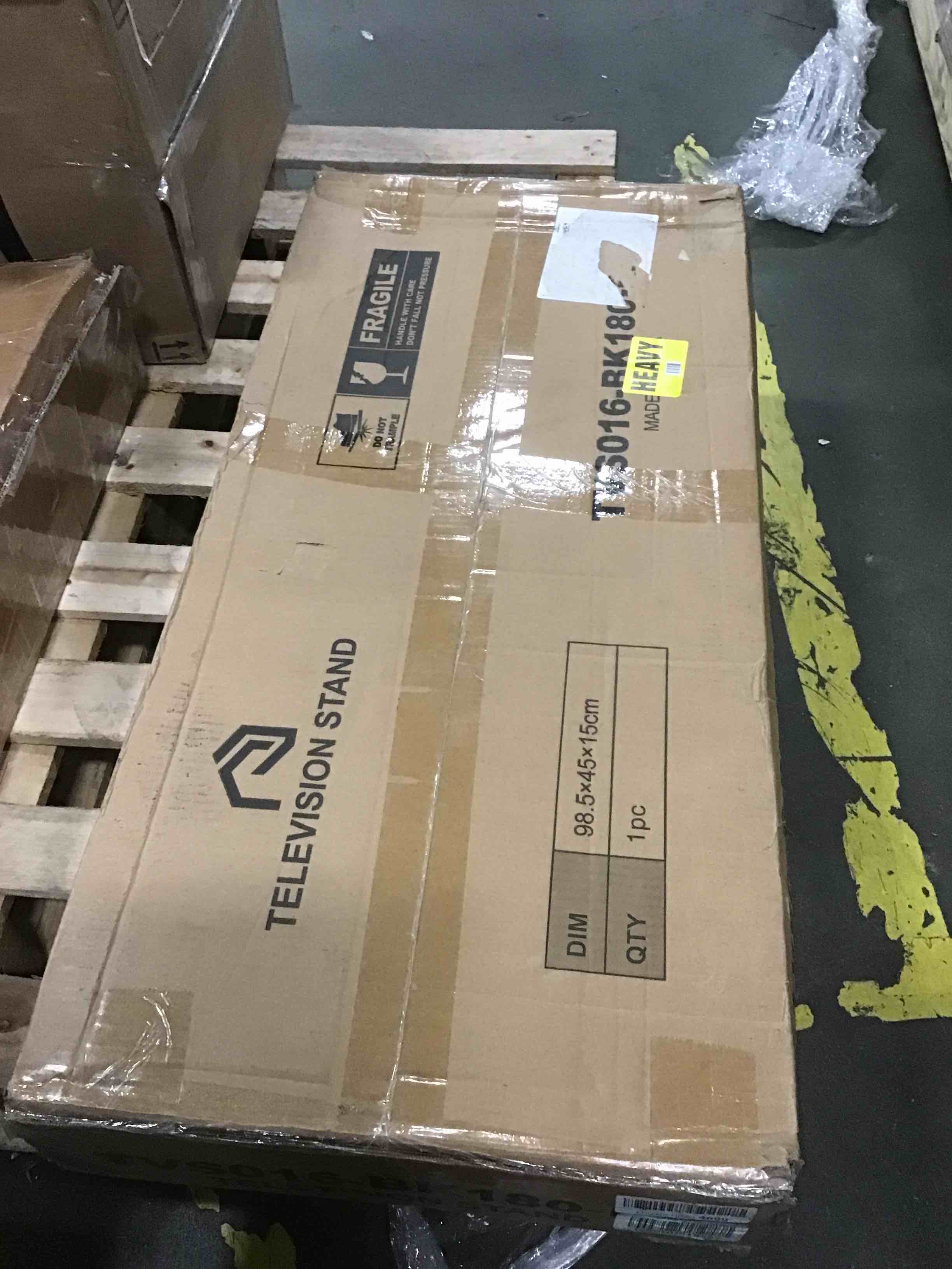 https://s3.amazonaws.com/lotting-images-prod/bidfta/YEL4765290_1703866198350.jpeg