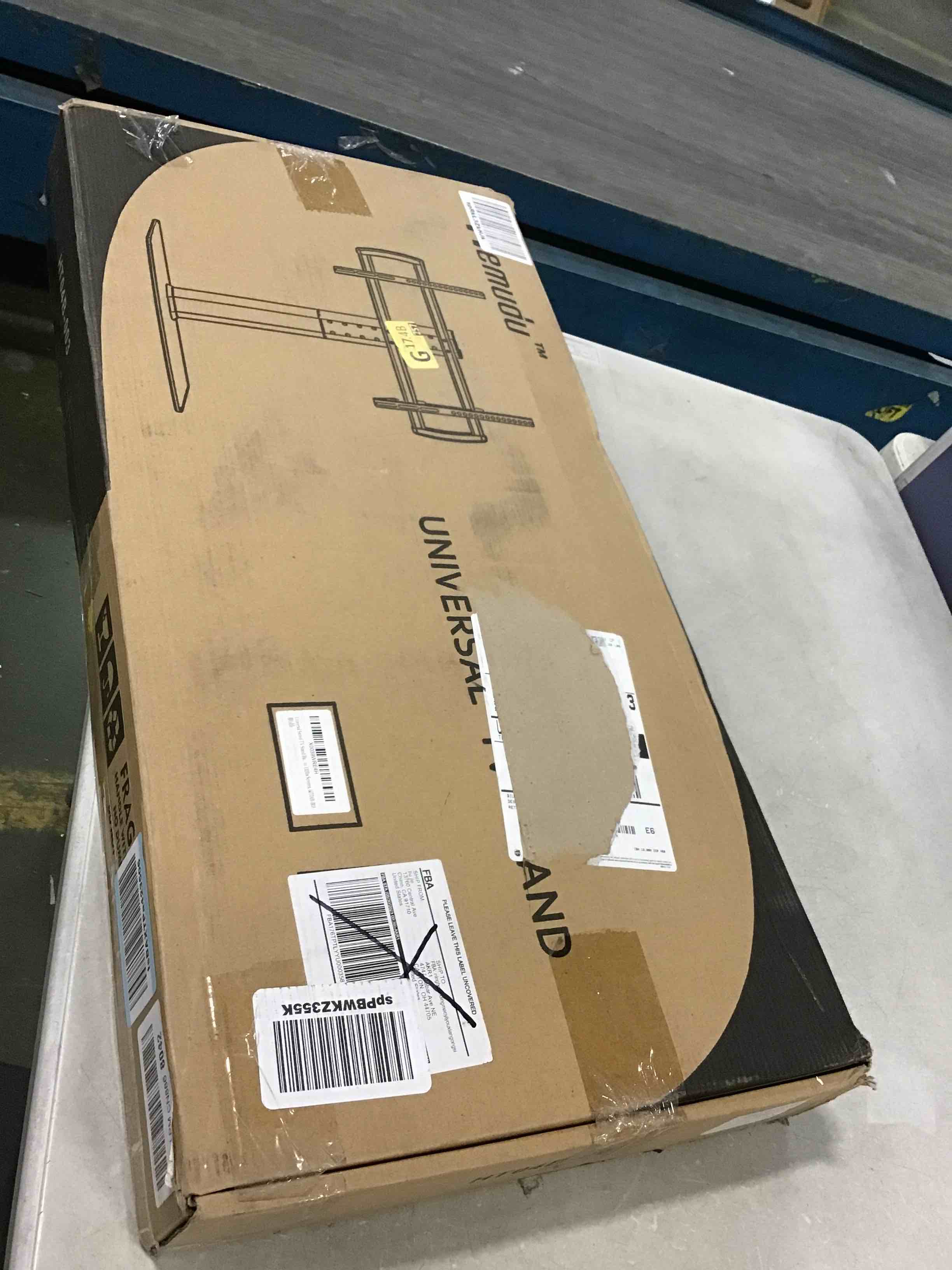 https://s3.amazonaws.com/lotting-images-prod/bidfta/YEL4765489_1703951667206.jpeg