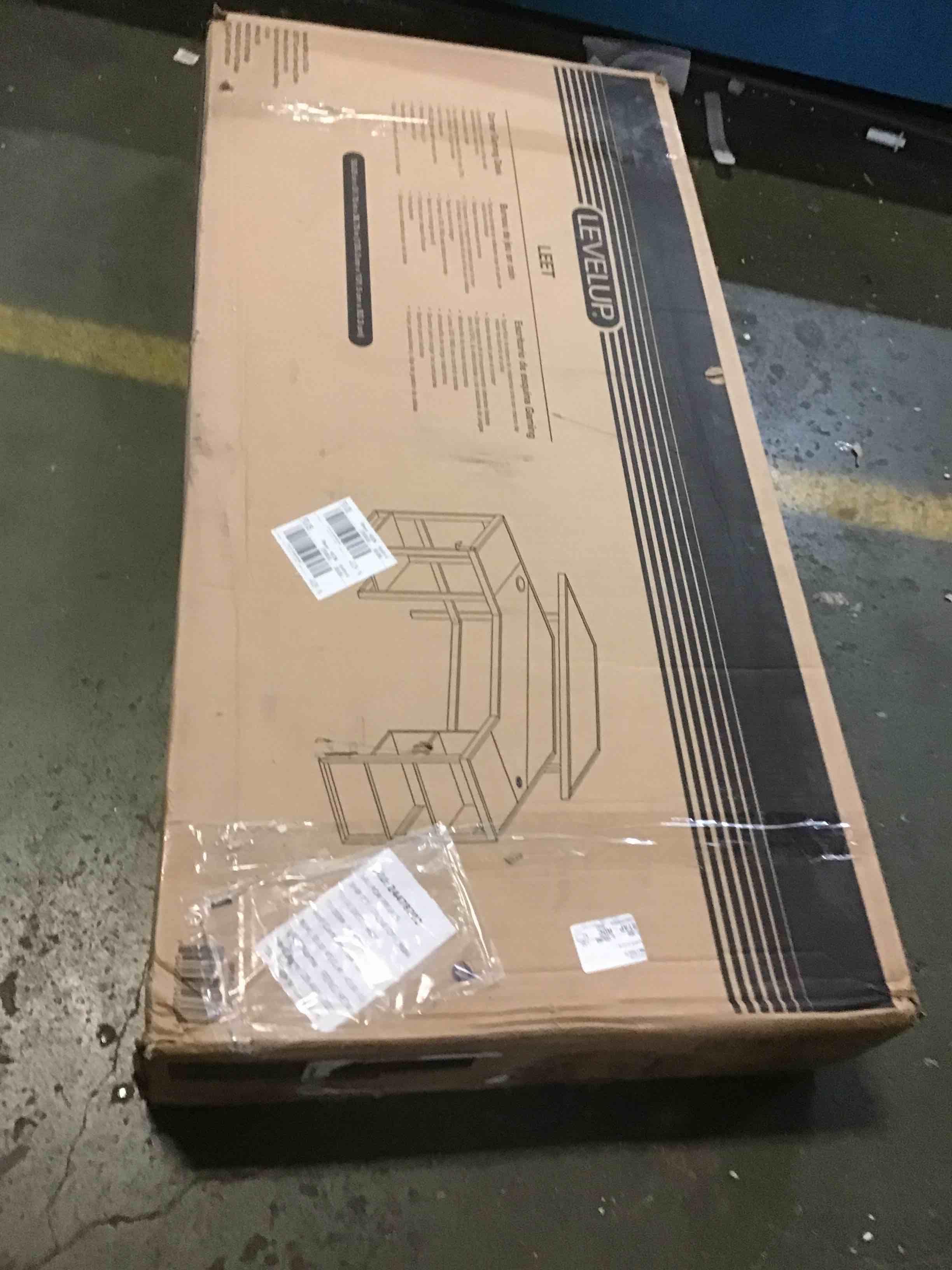 https://s3.amazonaws.com/lotting-images-prod/bidfta/YEL4778461_1682341034203.jpeg