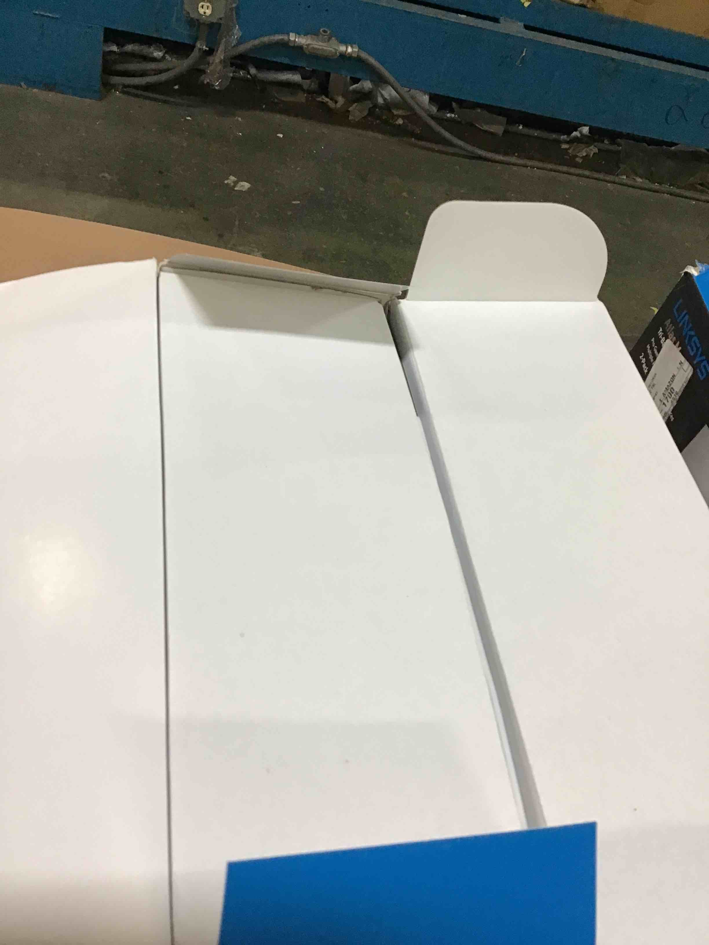 https://s3.amazonaws.com/lotting-images-prod/bidfta/YEL4782330_1682684869147.jpeg