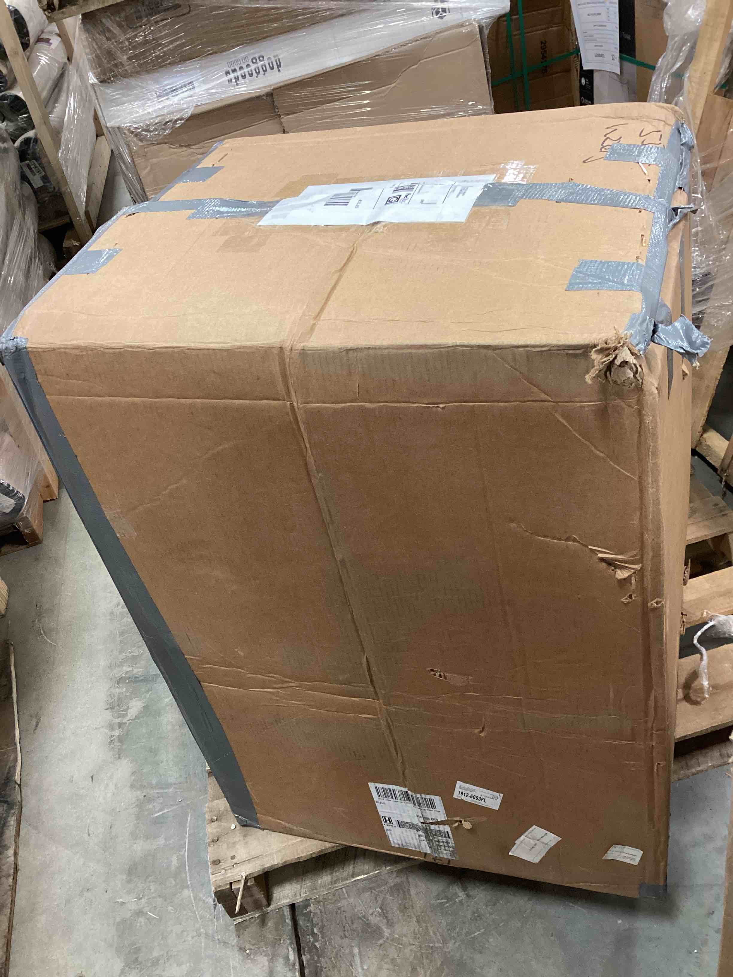 https://s3.amazonaws.com/lotting-images-prod/bidfta/YEL4785115_1684947251644.jpeg