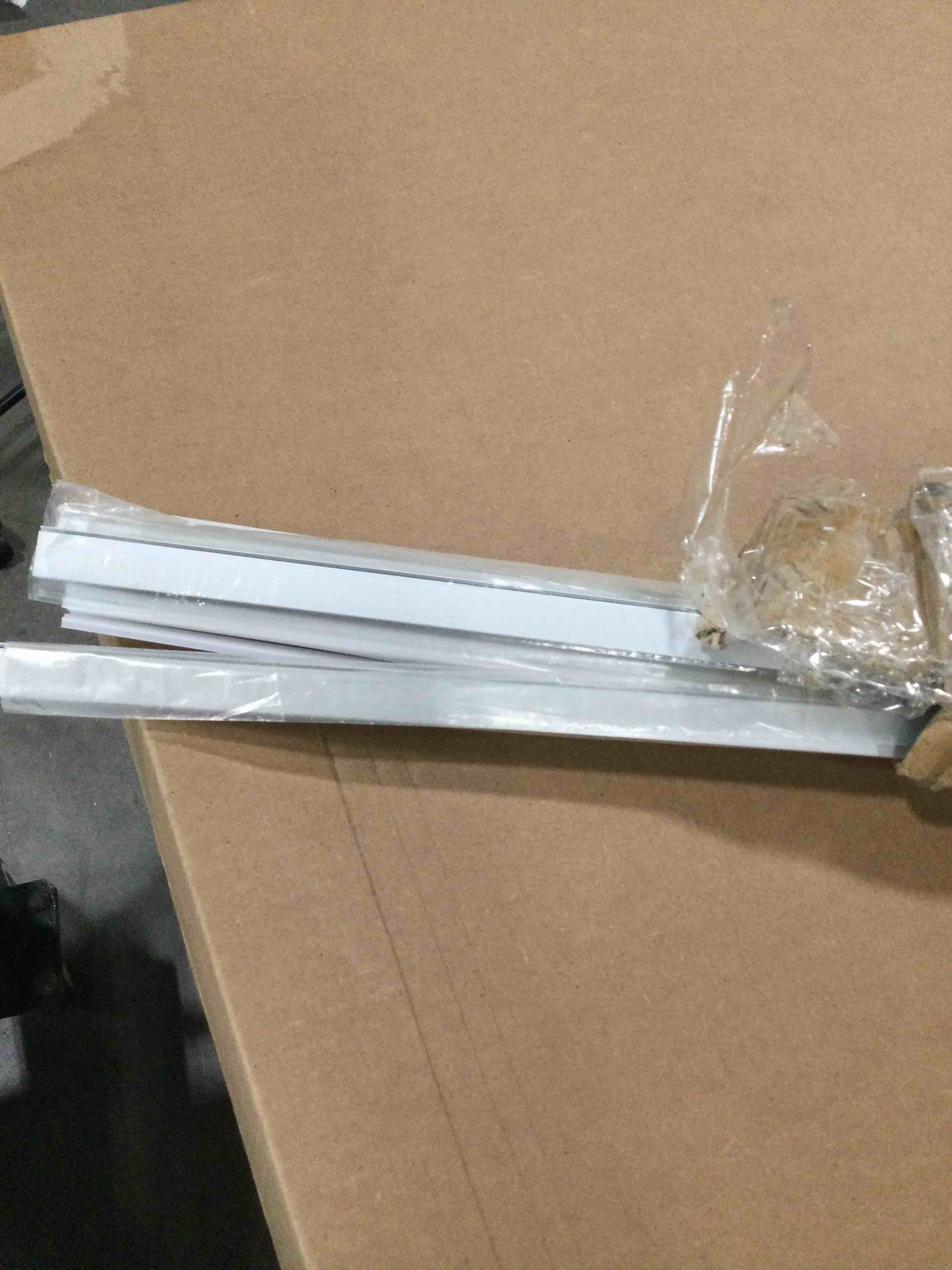https://s3.amazonaws.com/lotting-images-prod/bidfta/YEL4817364_1686154887100.jpeg