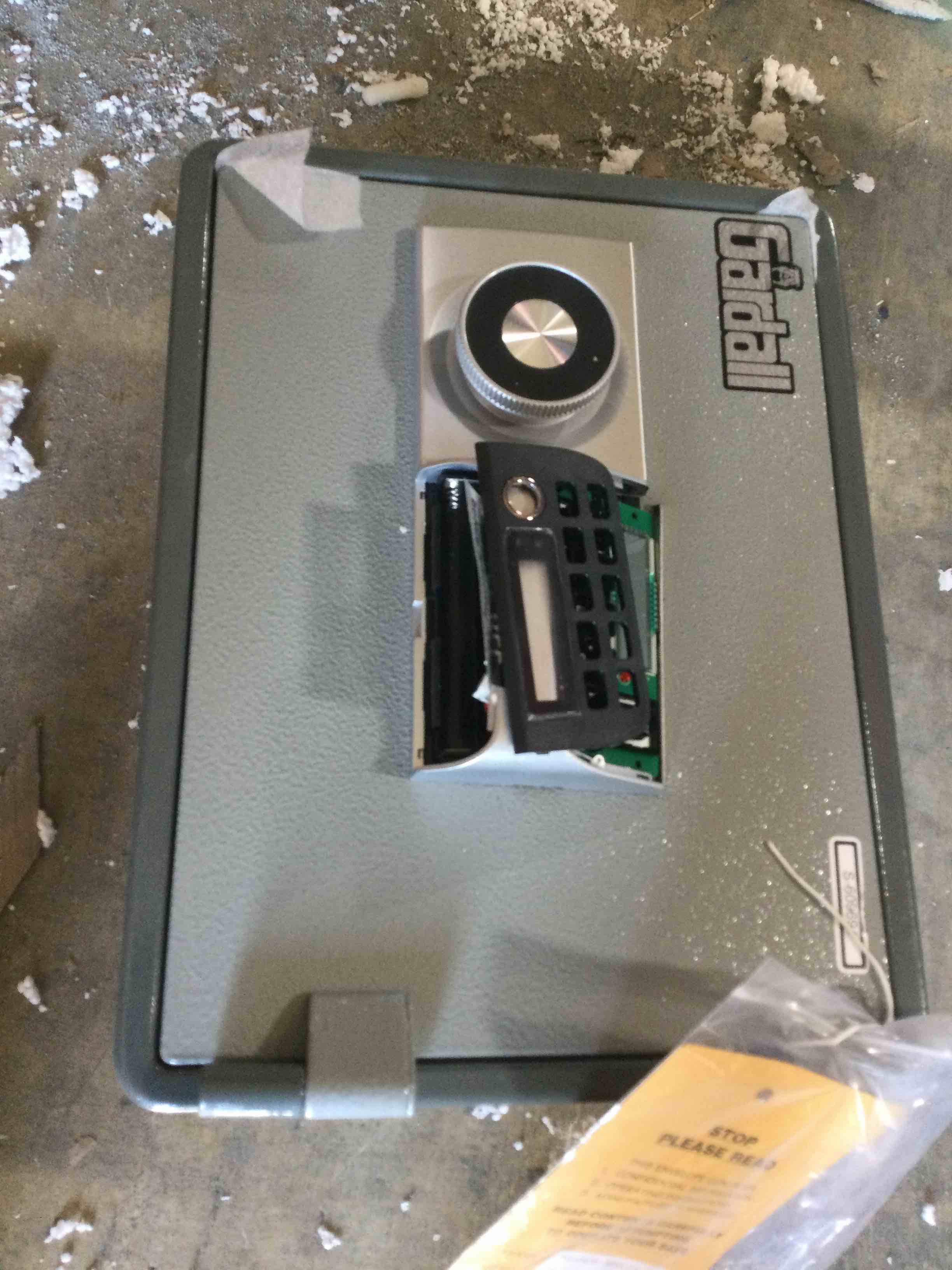https://s3.amazonaws.com/lotting-images-prod/bidfta/YEL4821479_1686779301793.jpeg
