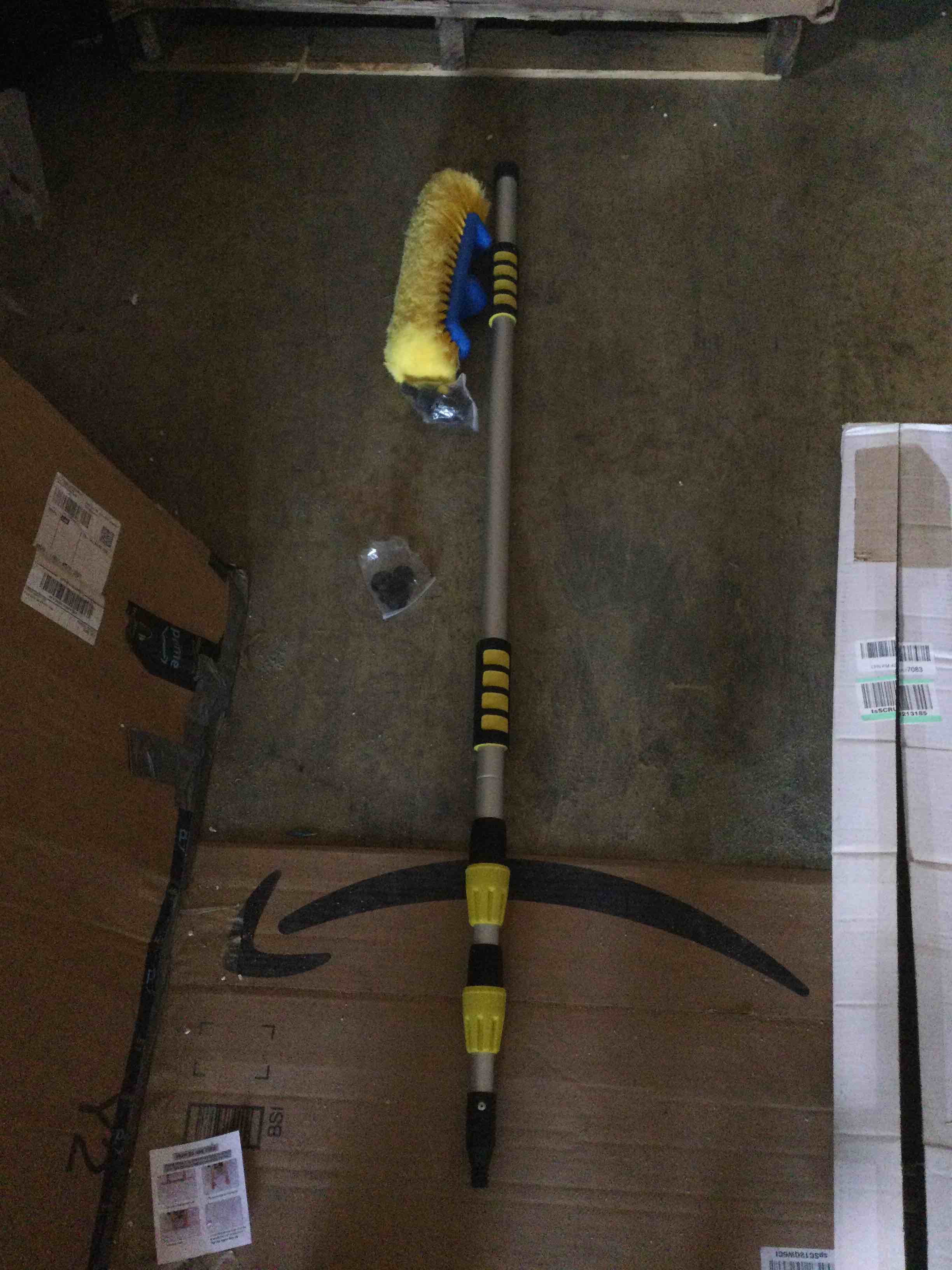 https://s3.amazonaws.com/lotting-images-prod/bidfta/YEL4821527_1686755925754.jpeg