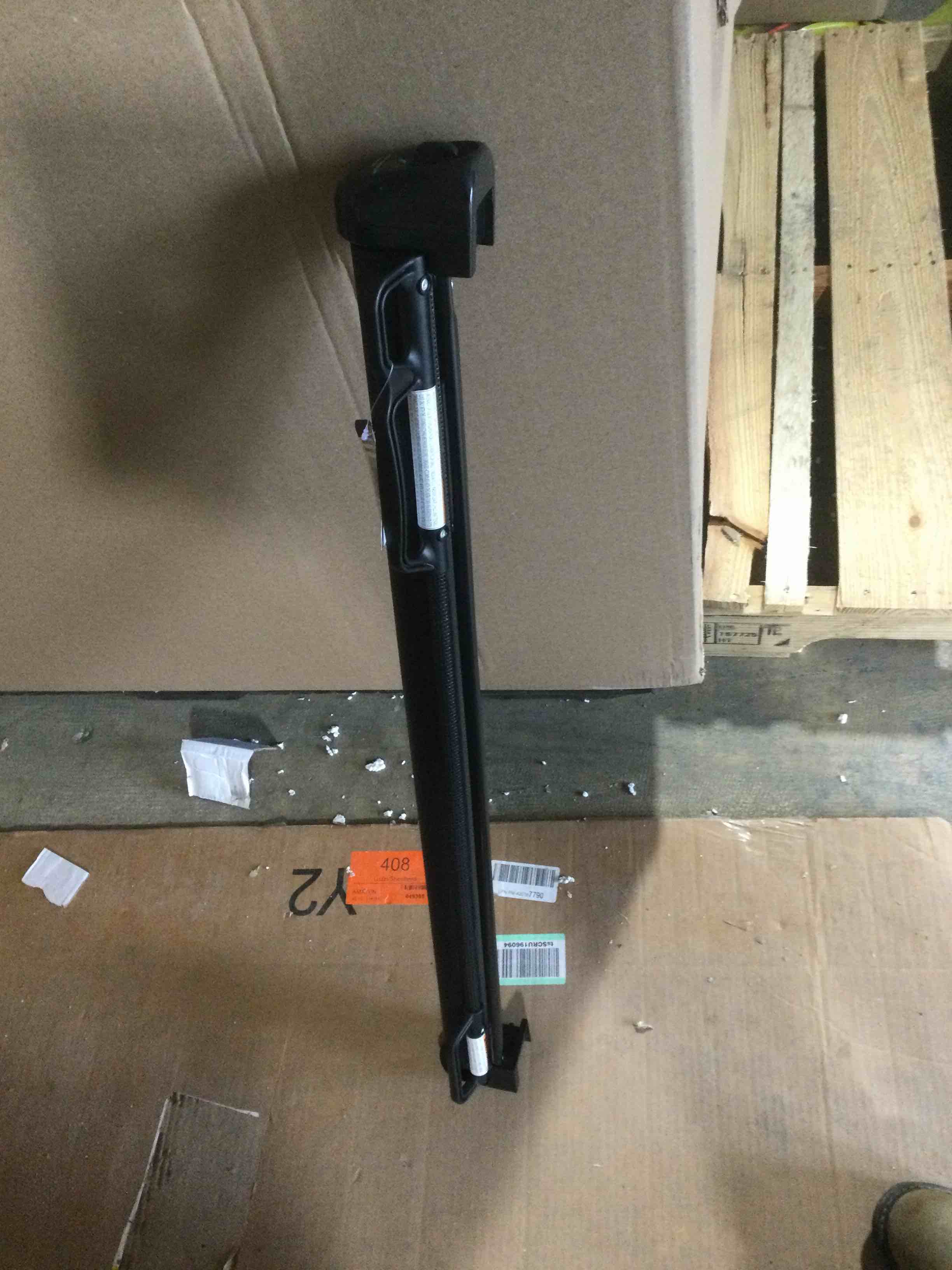 https://s3.amazonaws.com/lotting-images-prod/bidfta/YEL4821529_1686755234388.jpeg