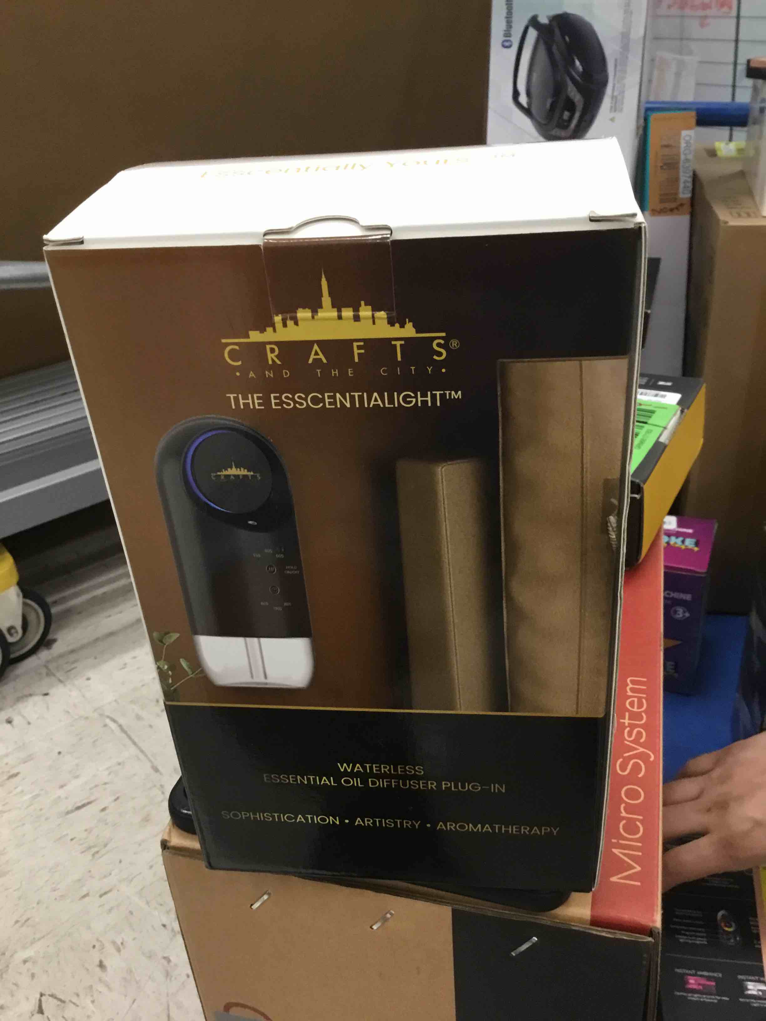 crafts the esscentialight waterless oil diffuser plug in